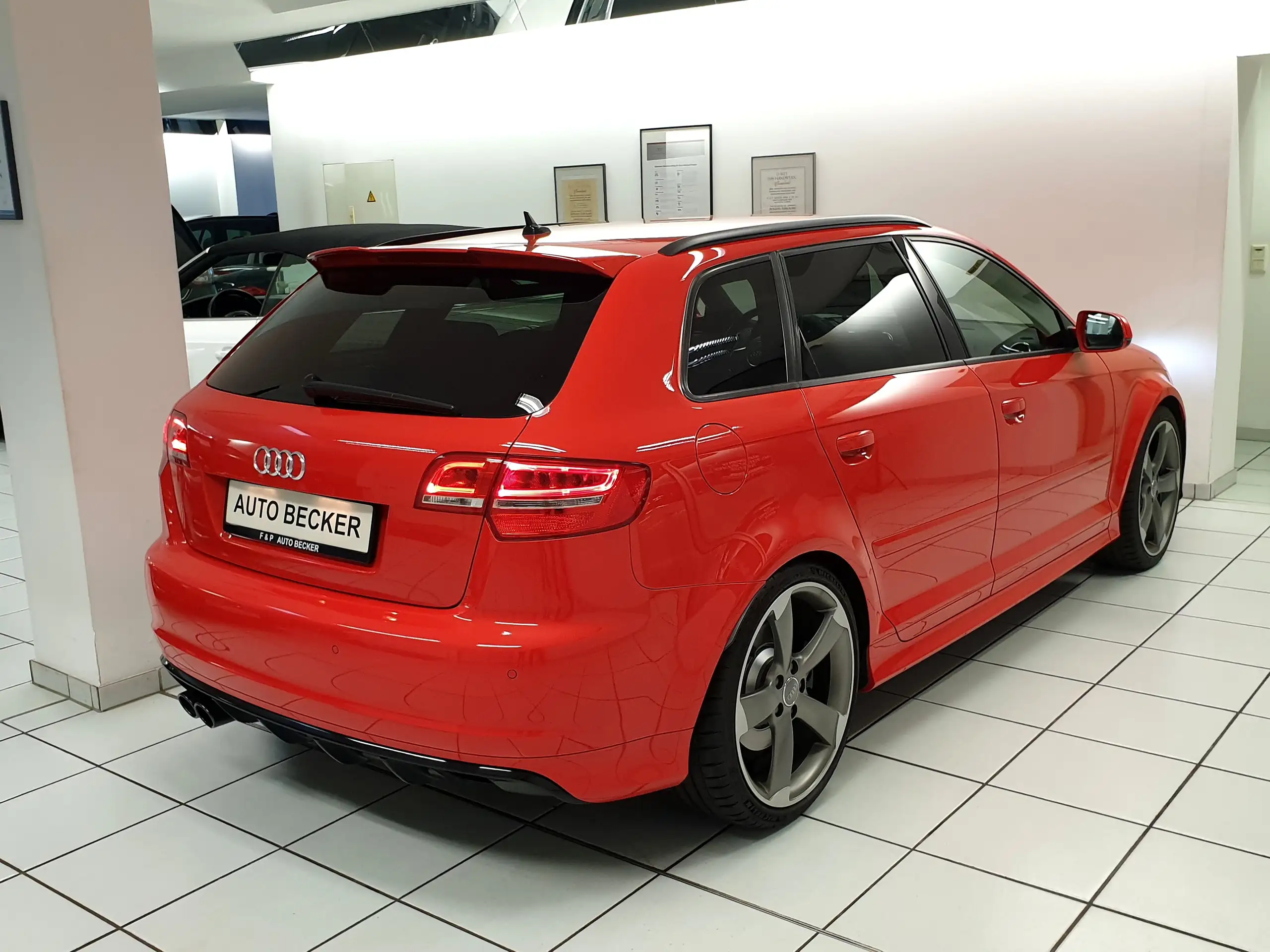 Audi - RS3