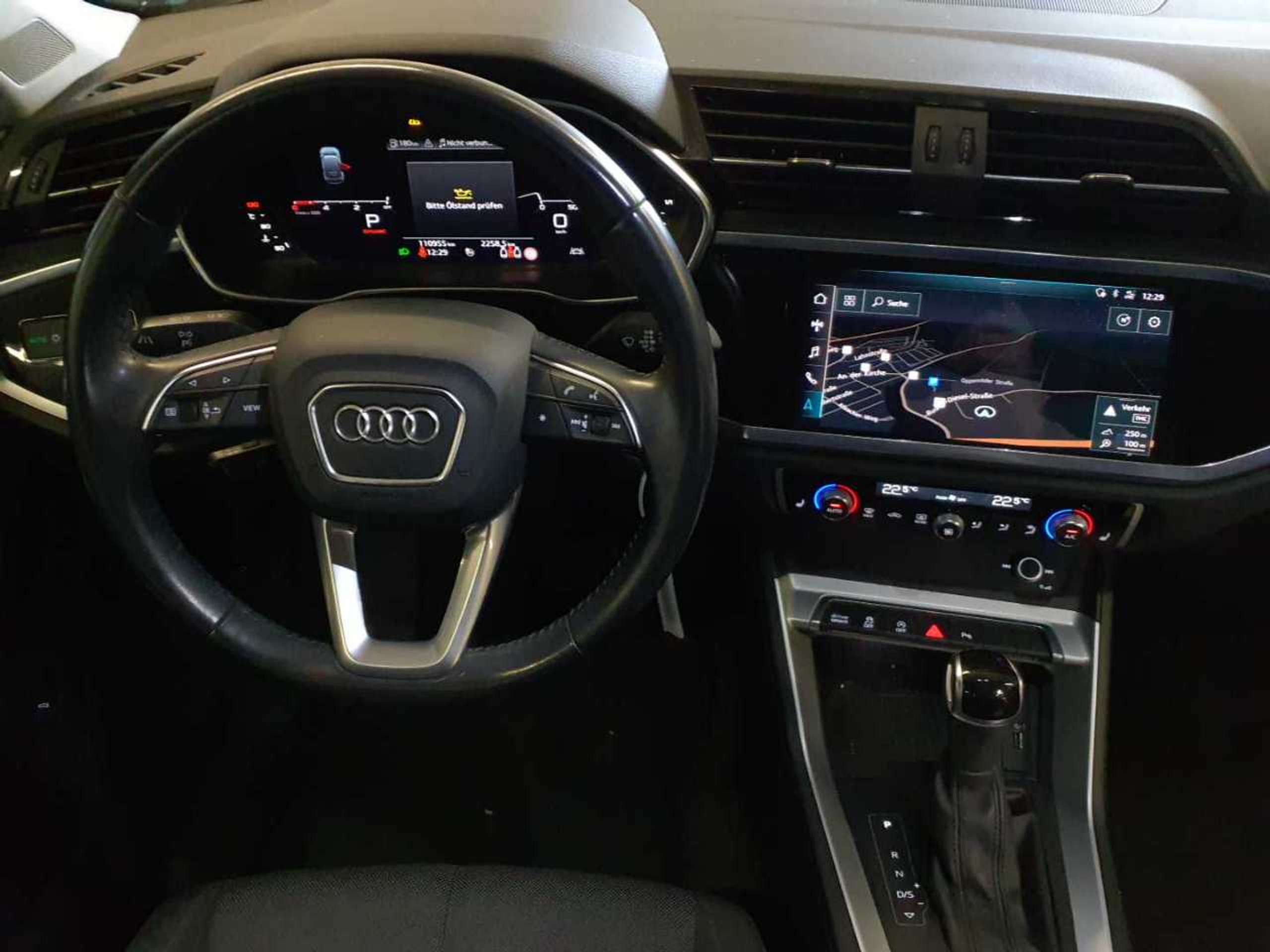 Audi - Q3