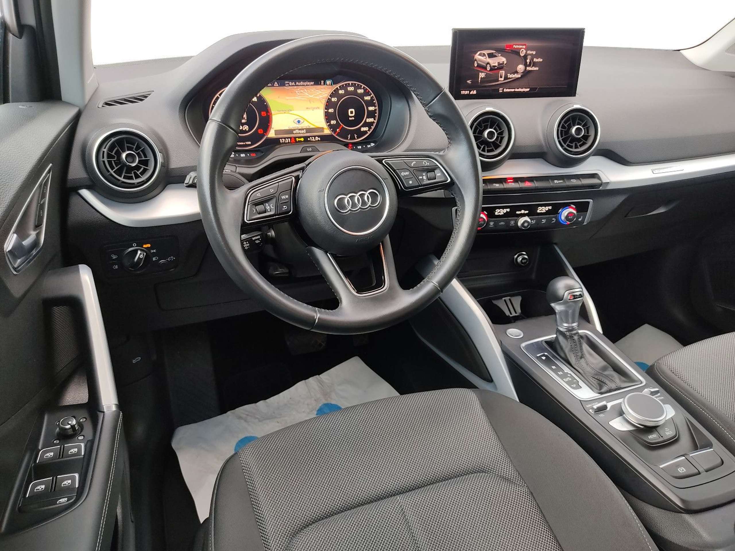 Audi - Q2