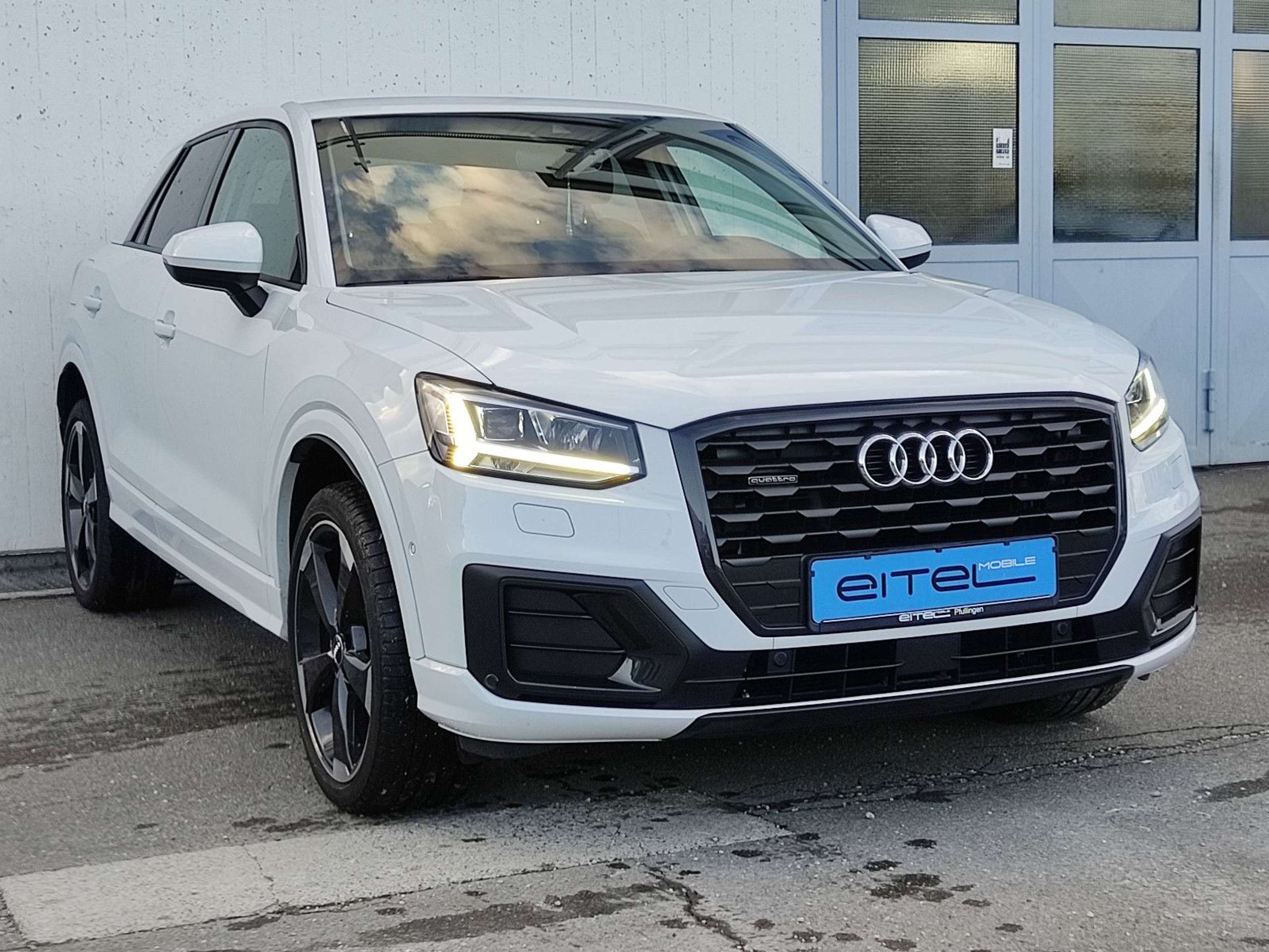 Audi - Q2