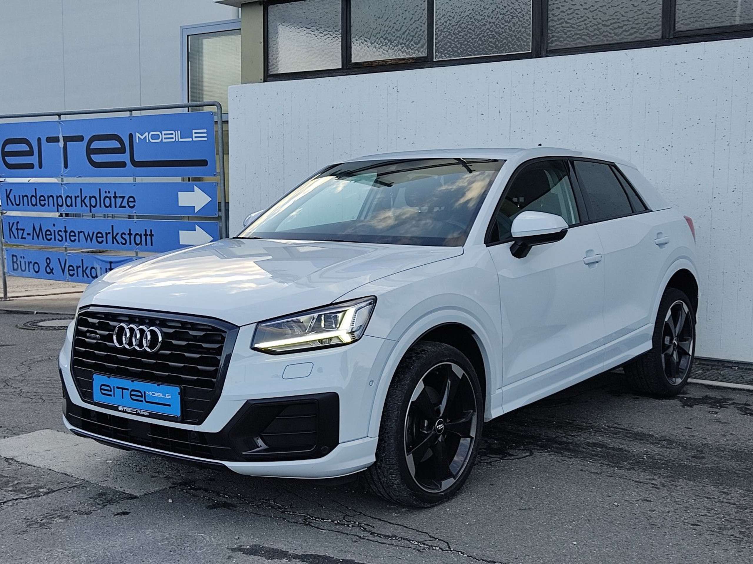 Audi - Q2