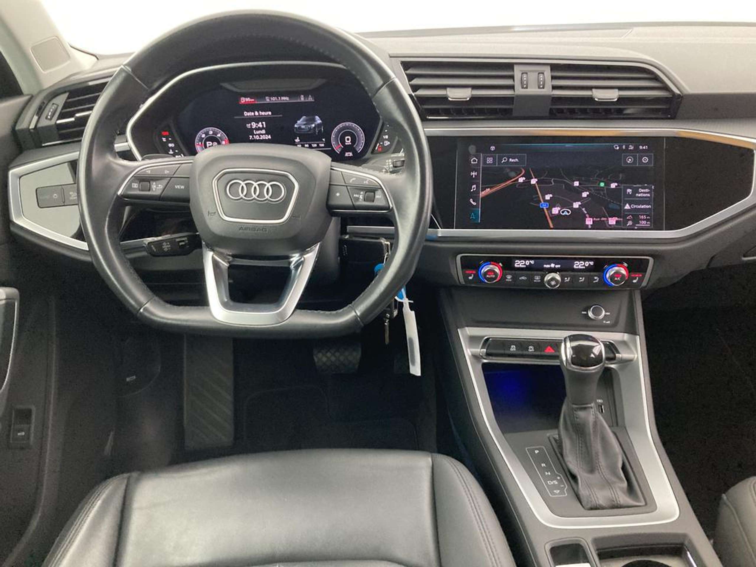 Audi - Q3