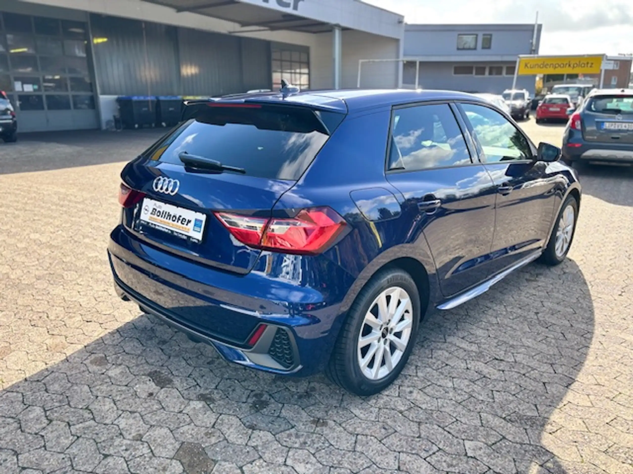 Audi - A1