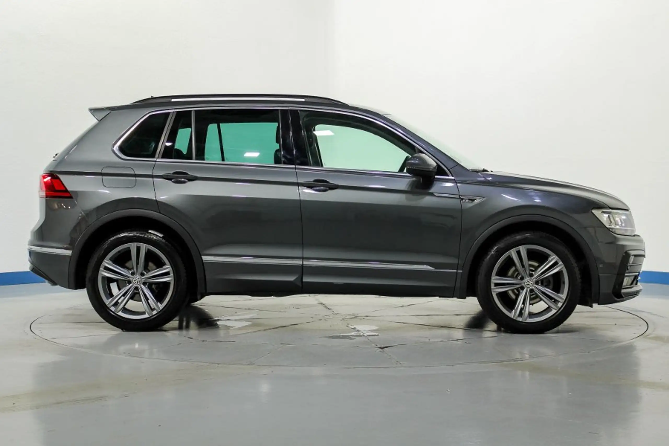 Volkswagen - Tiguan