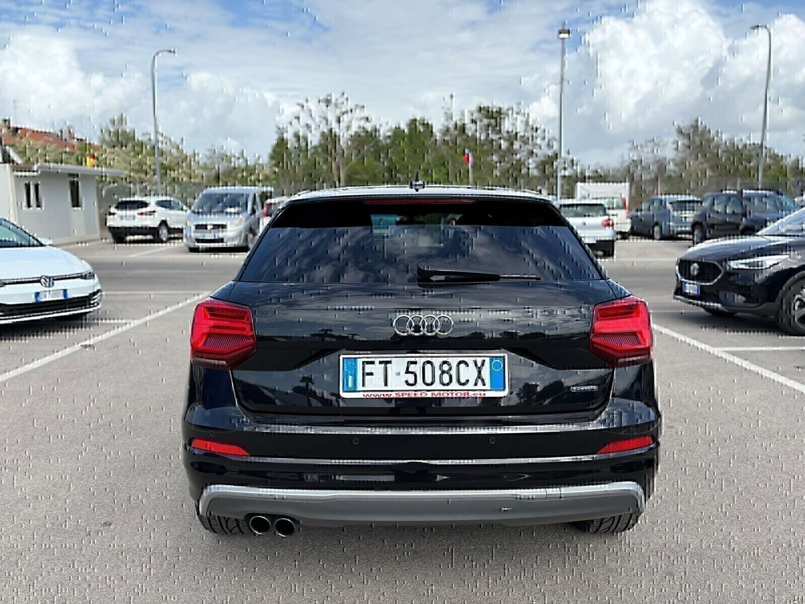 Audi - Q2