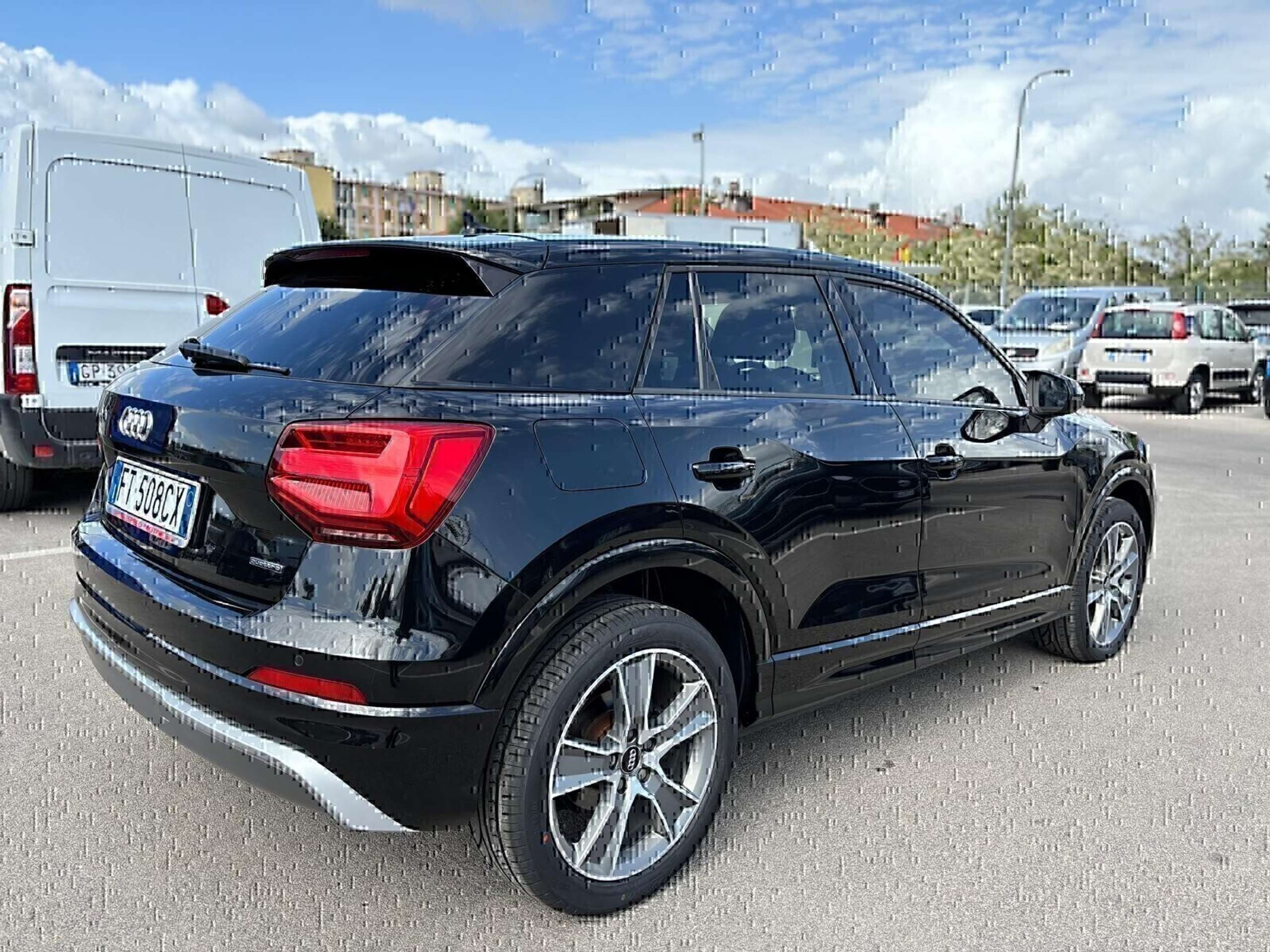 Audi - Q2