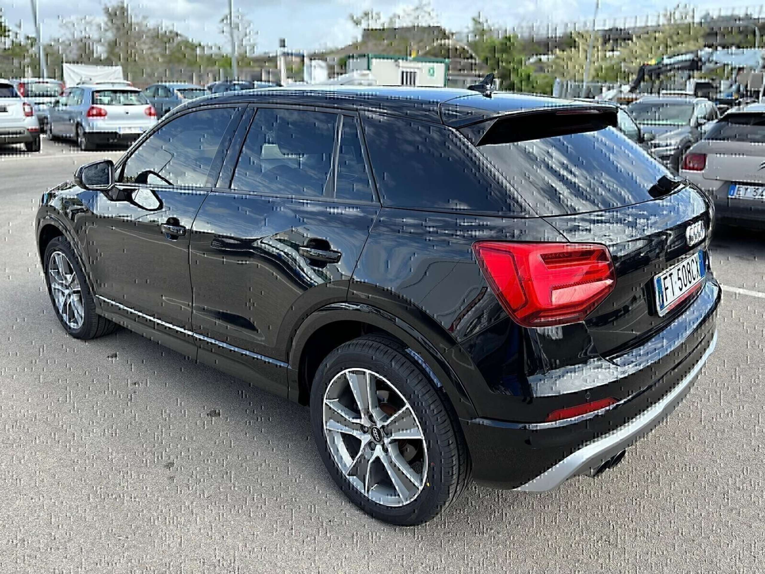 Audi - Q2