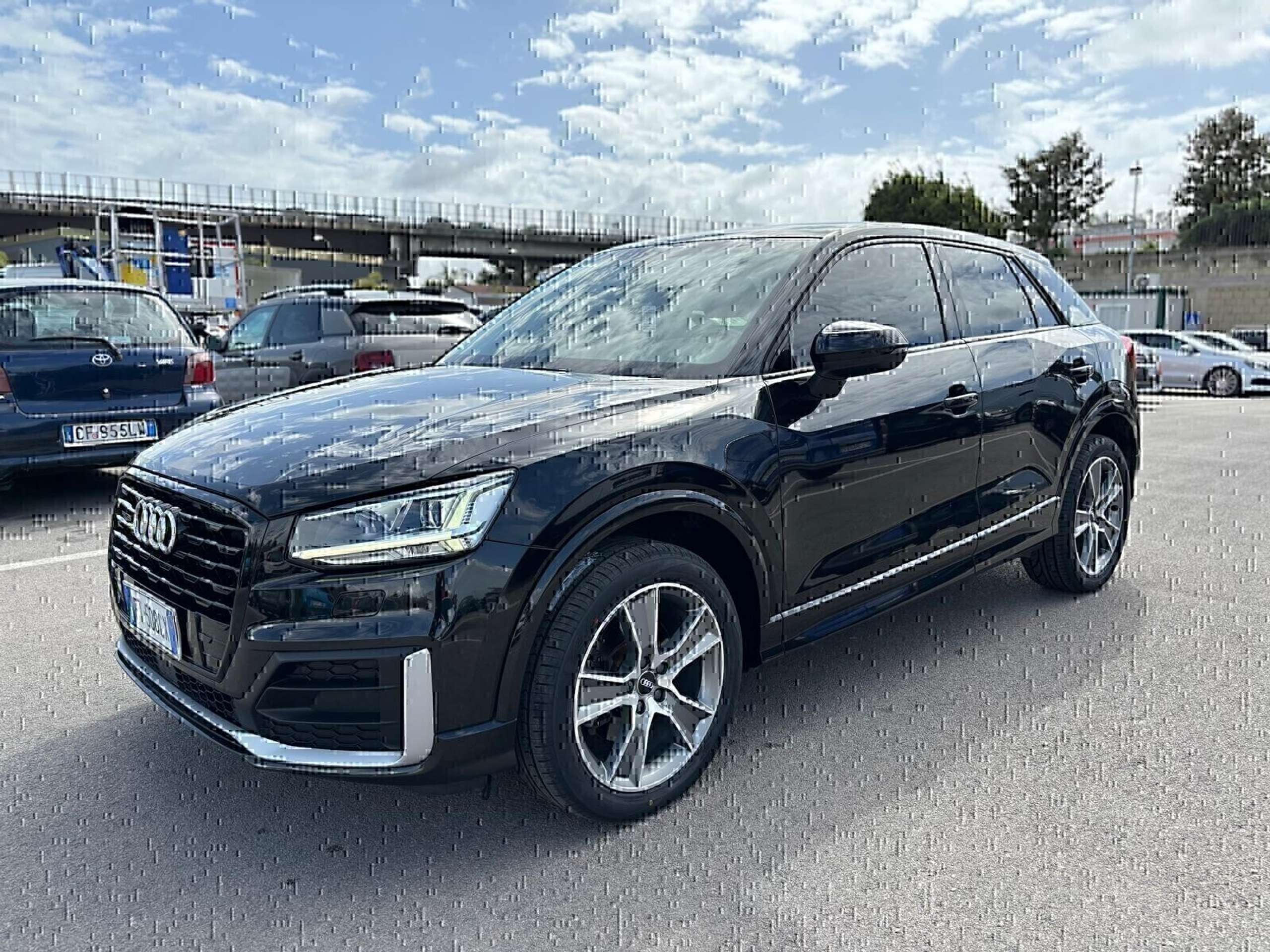 Audi - Q2