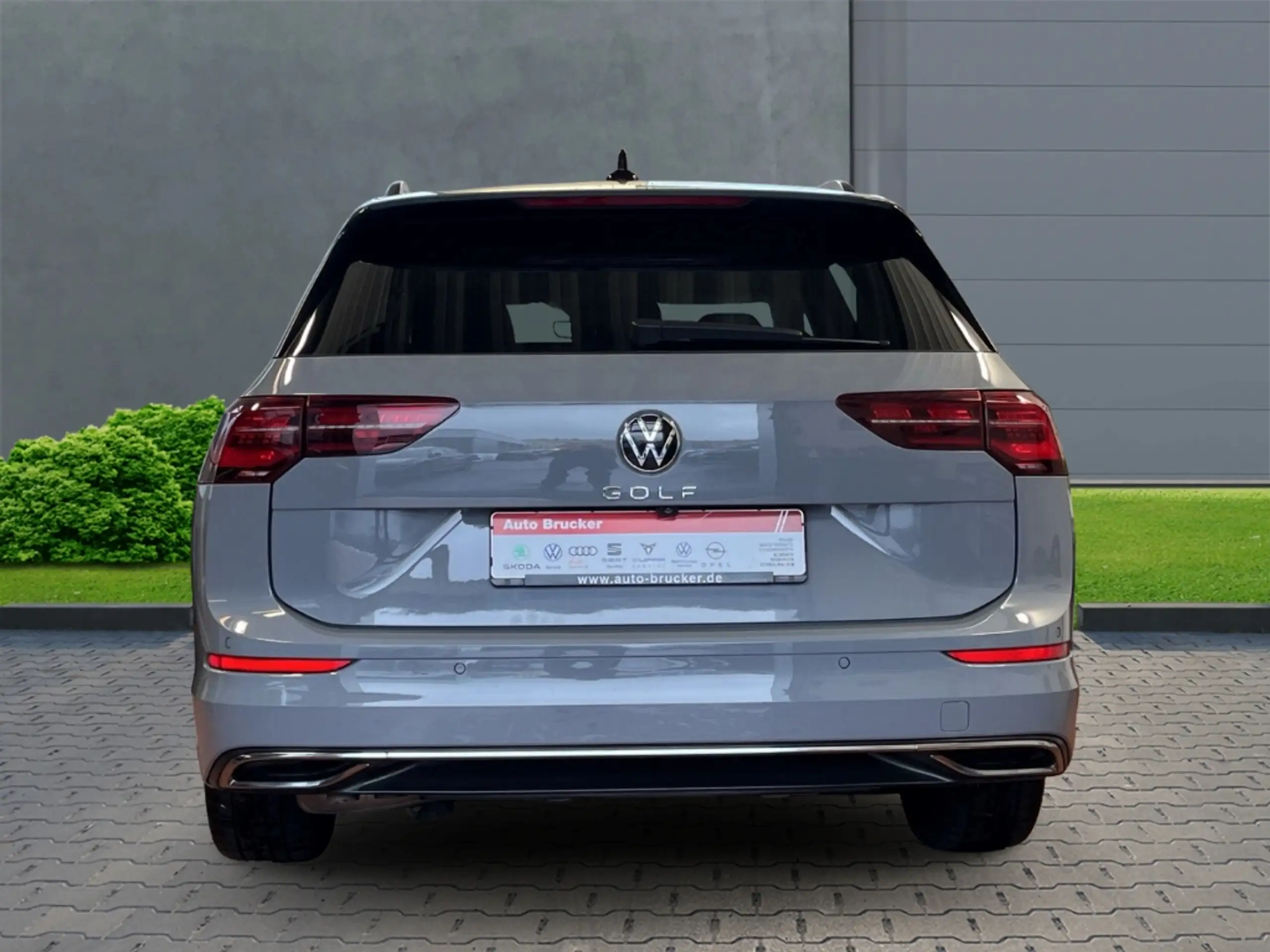 Volkswagen - Golf