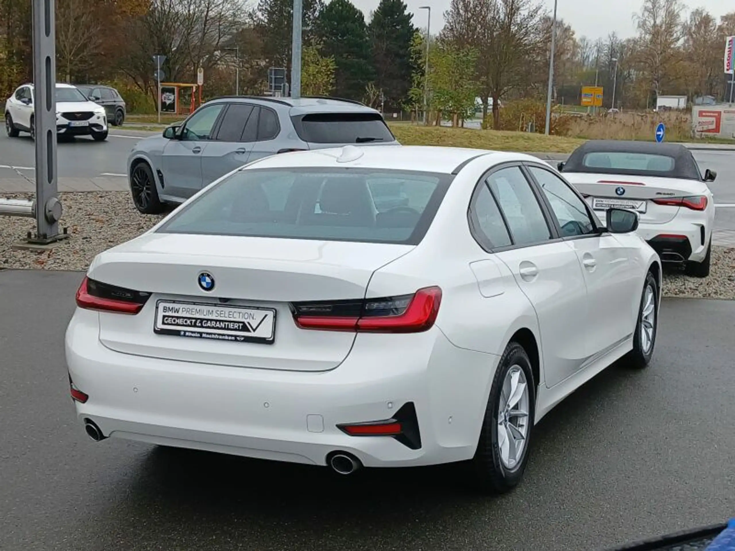 BMW - 318