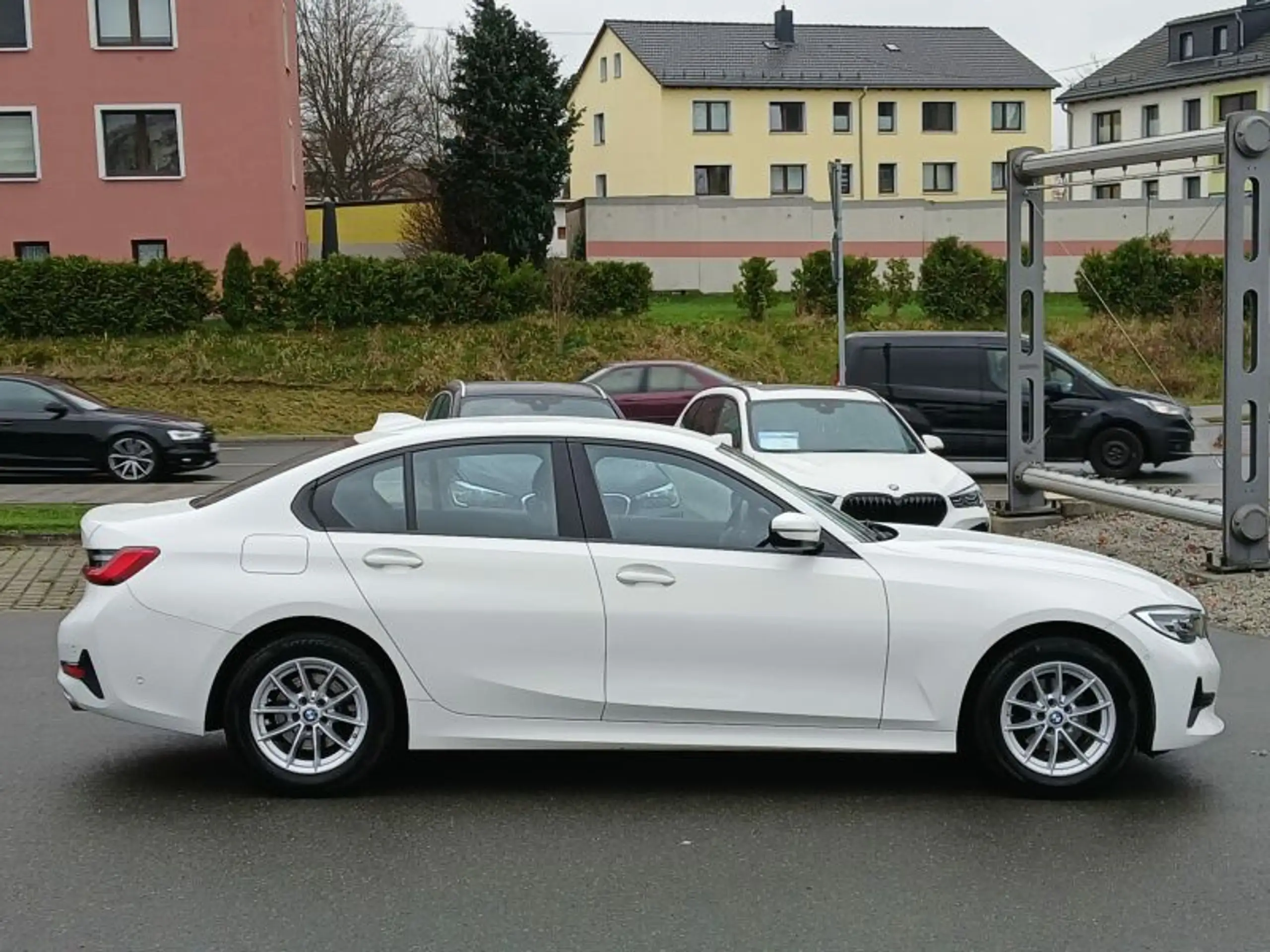 BMW - 318