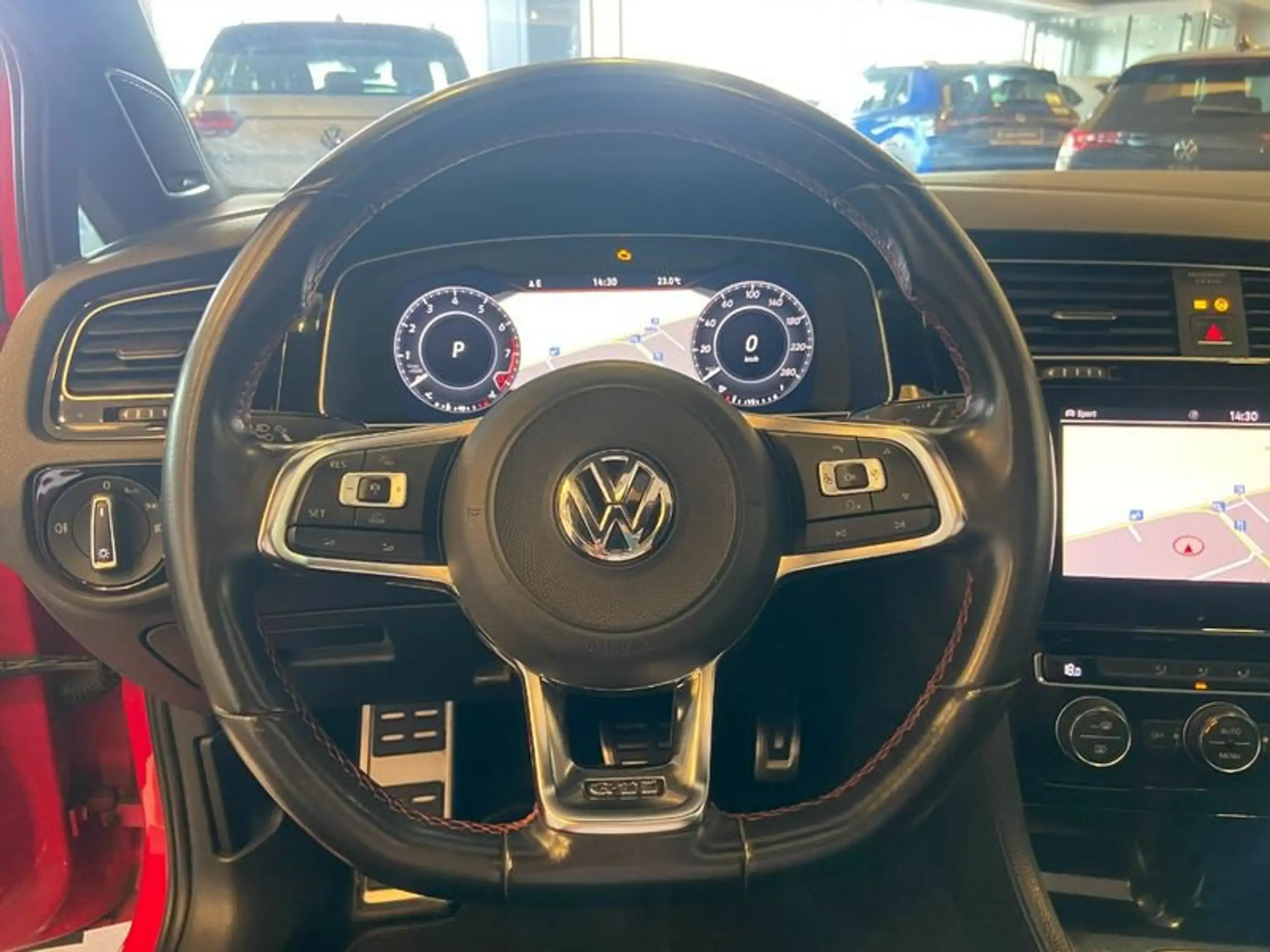 Volkswagen - Golf GTI