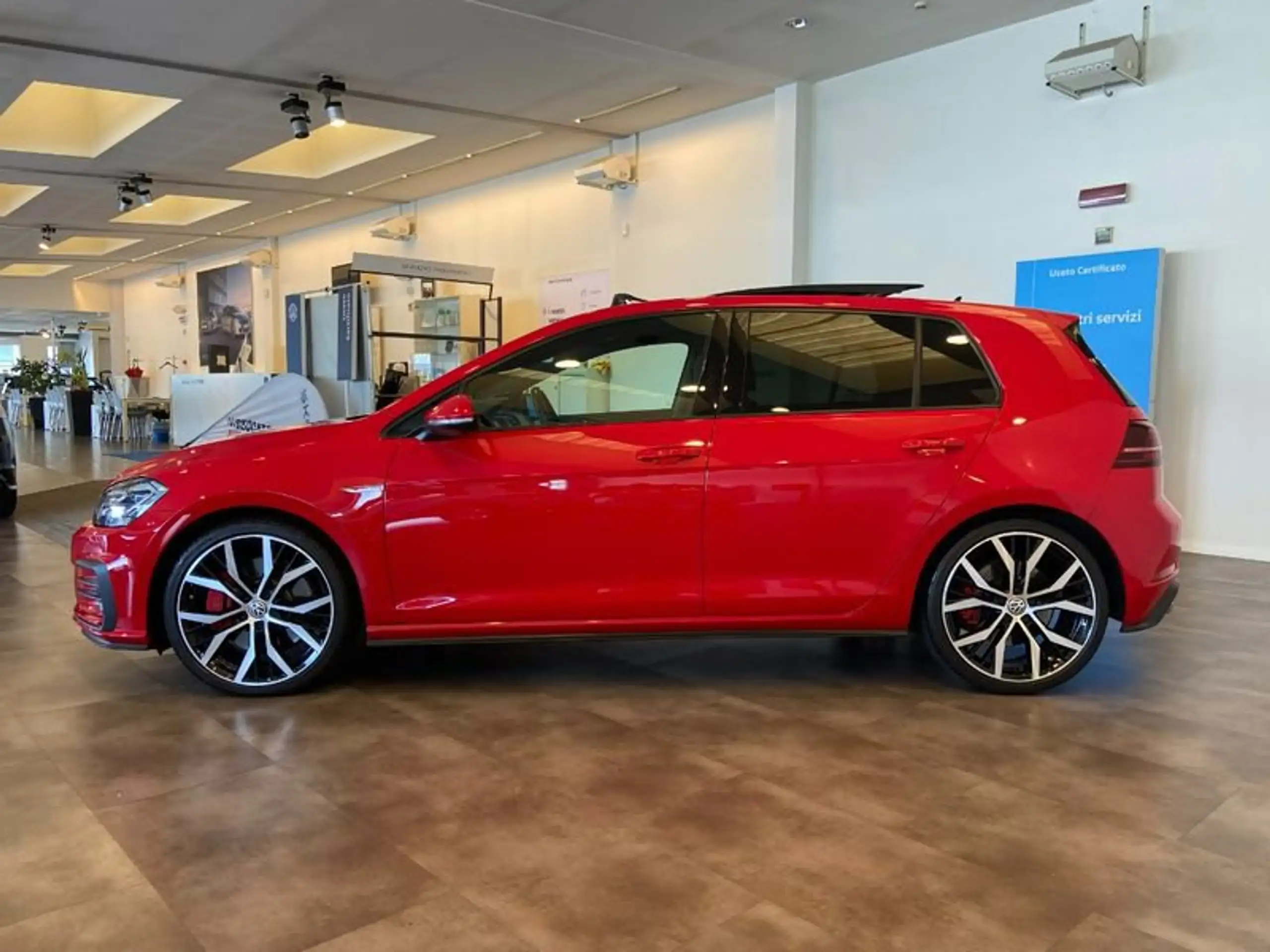 Volkswagen - Golf GTI