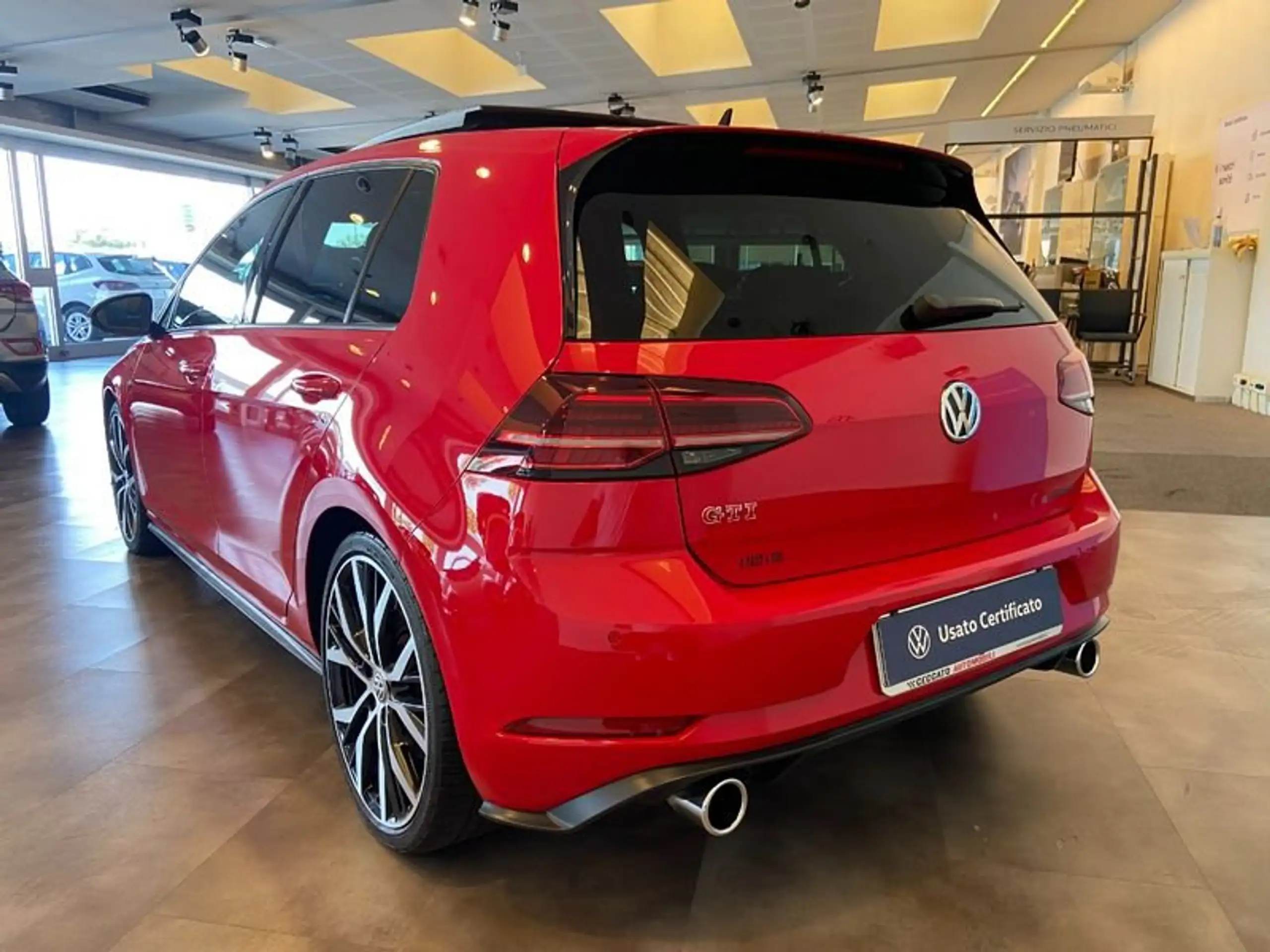 Volkswagen - Golf GTI