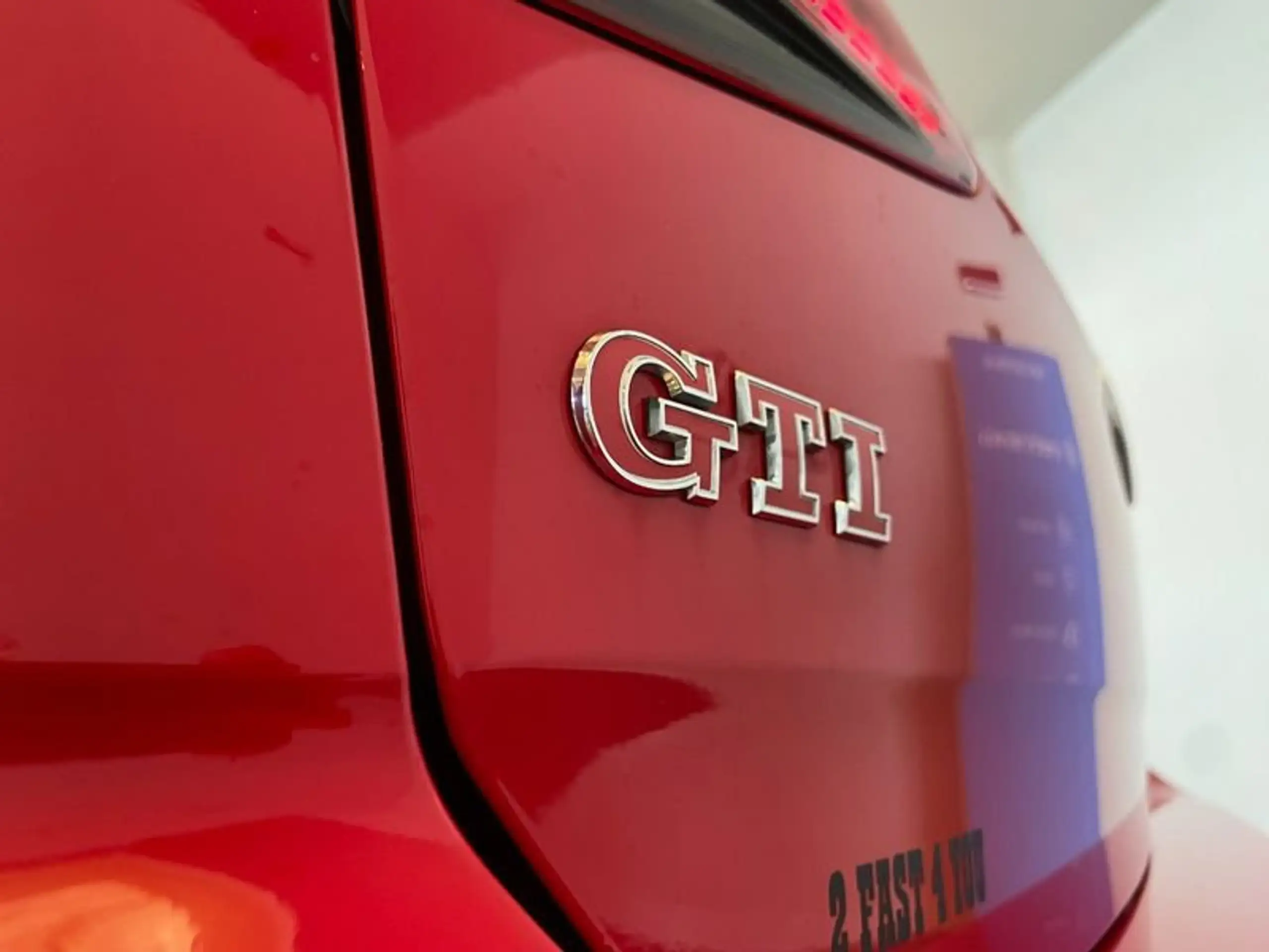 Volkswagen - Golf GTI