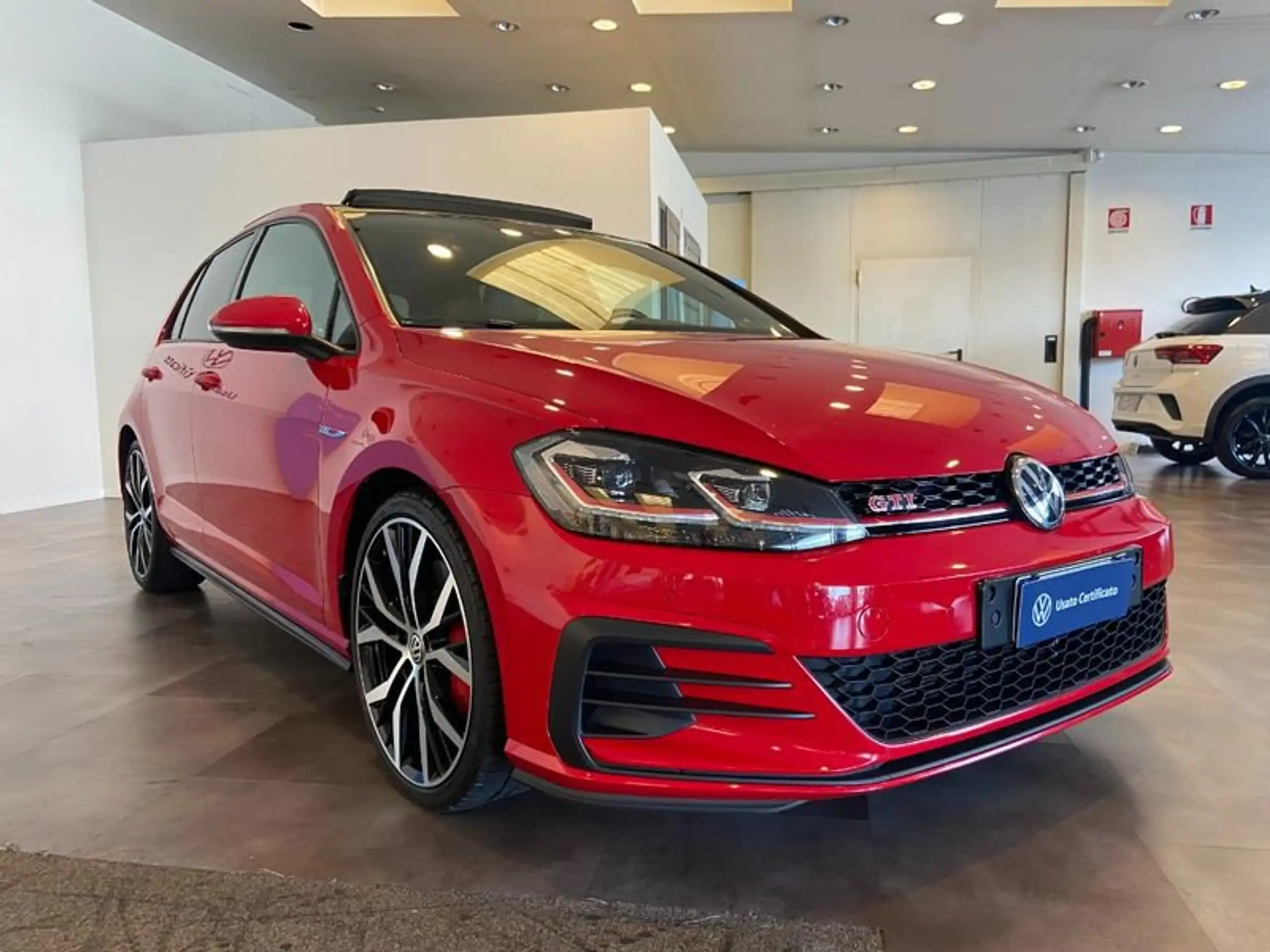 Volkswagen - Golf GTI