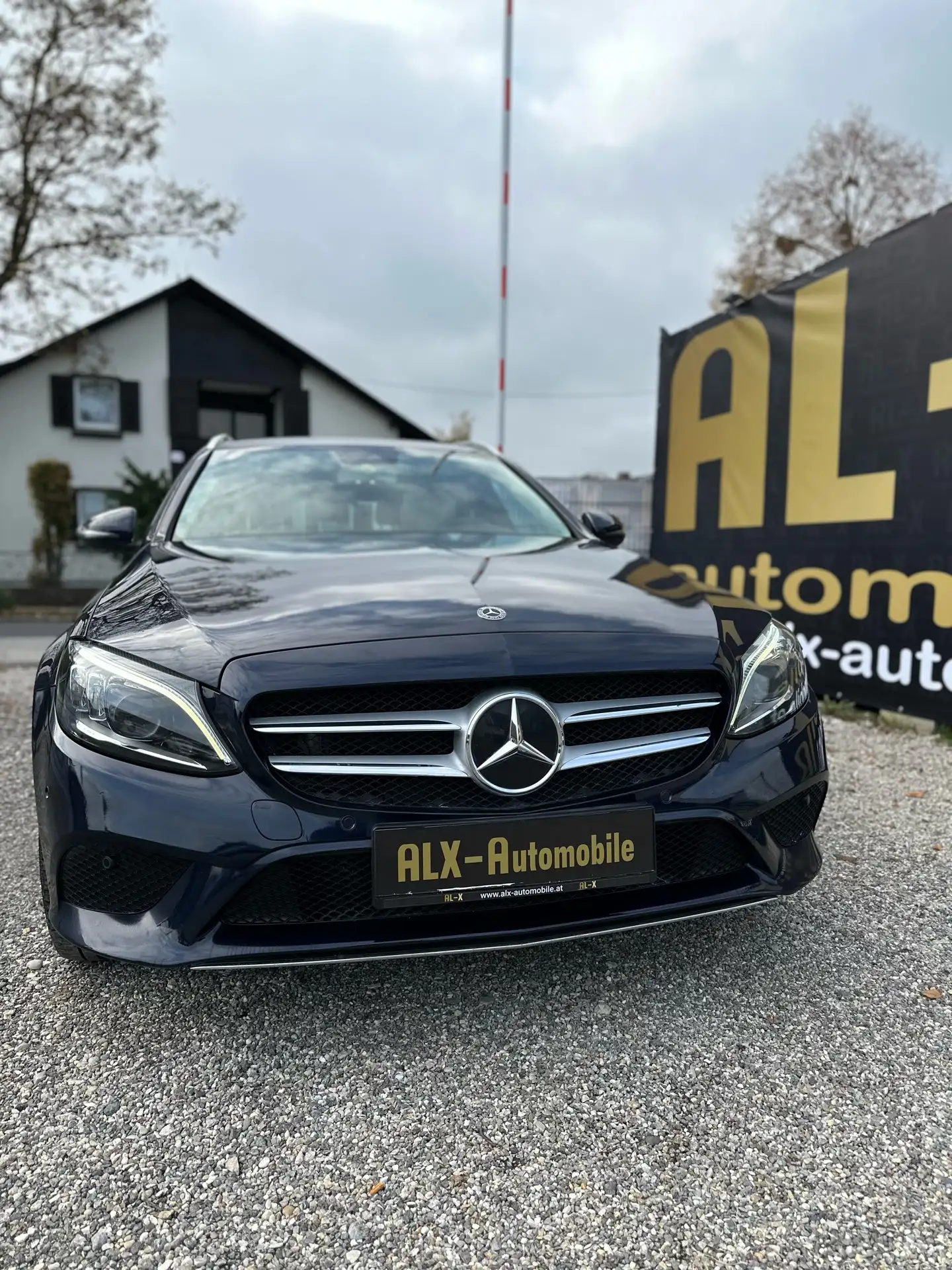 Mercedes-Benz - C 220