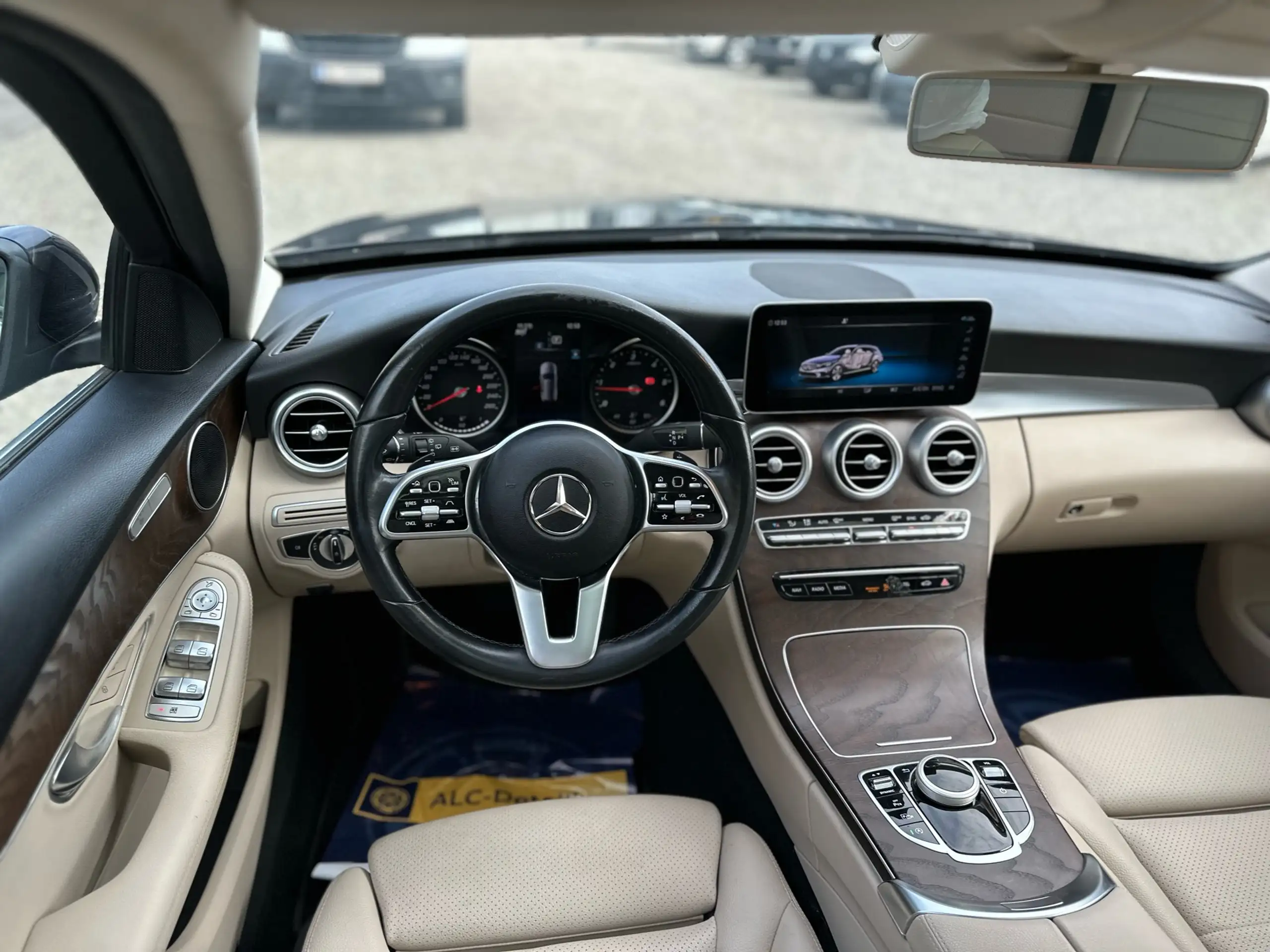 Mercedes-Benz - C 220