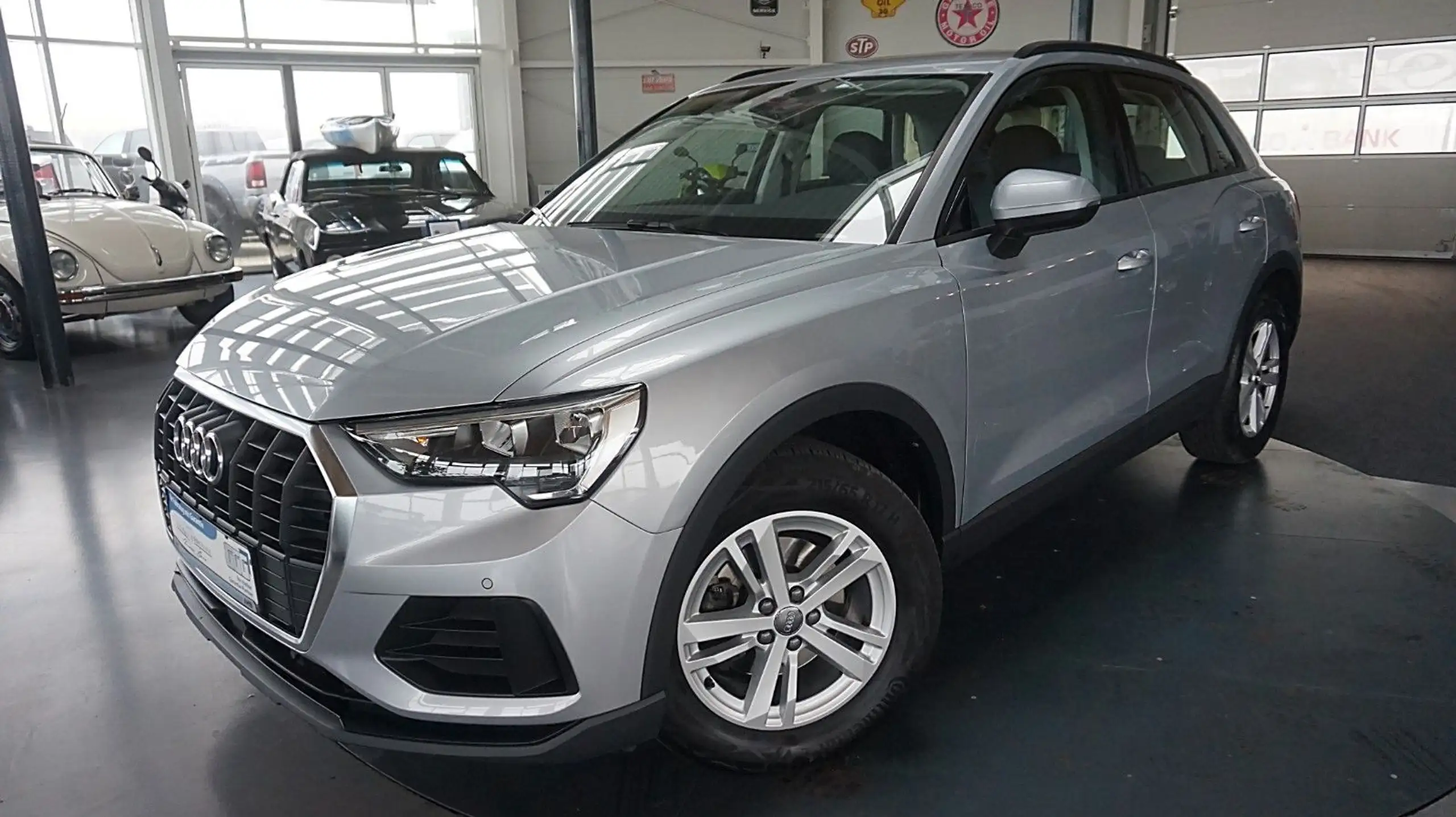 Audi - Q3