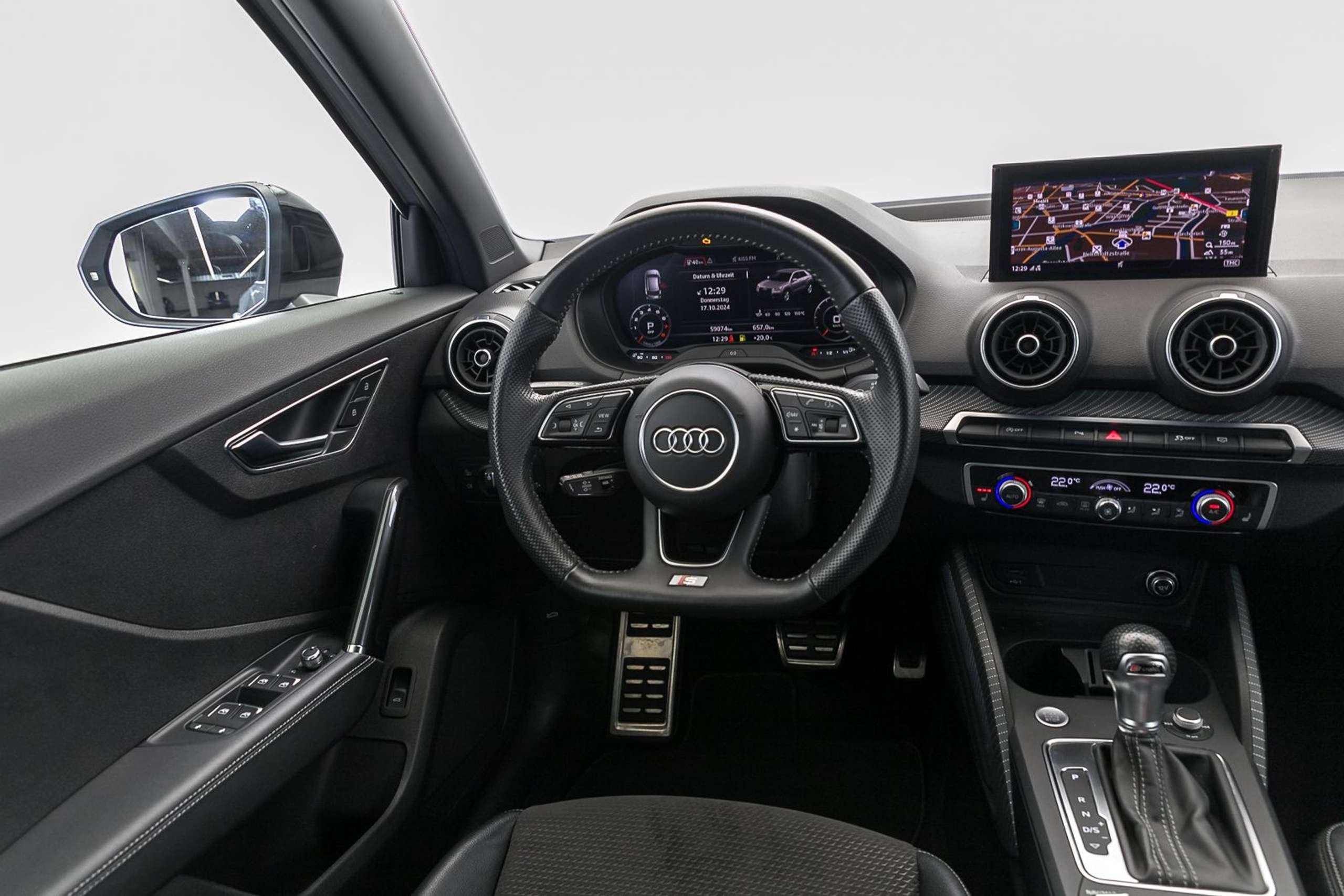 Audi - Q2