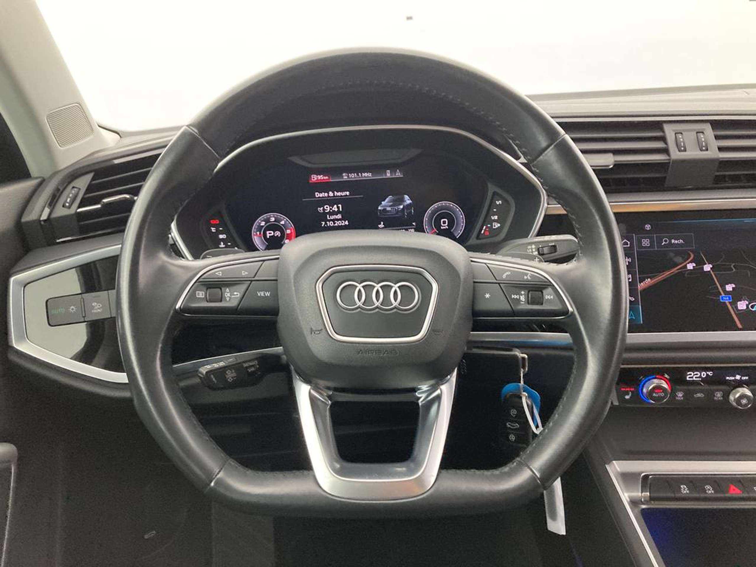 Audi - Q3