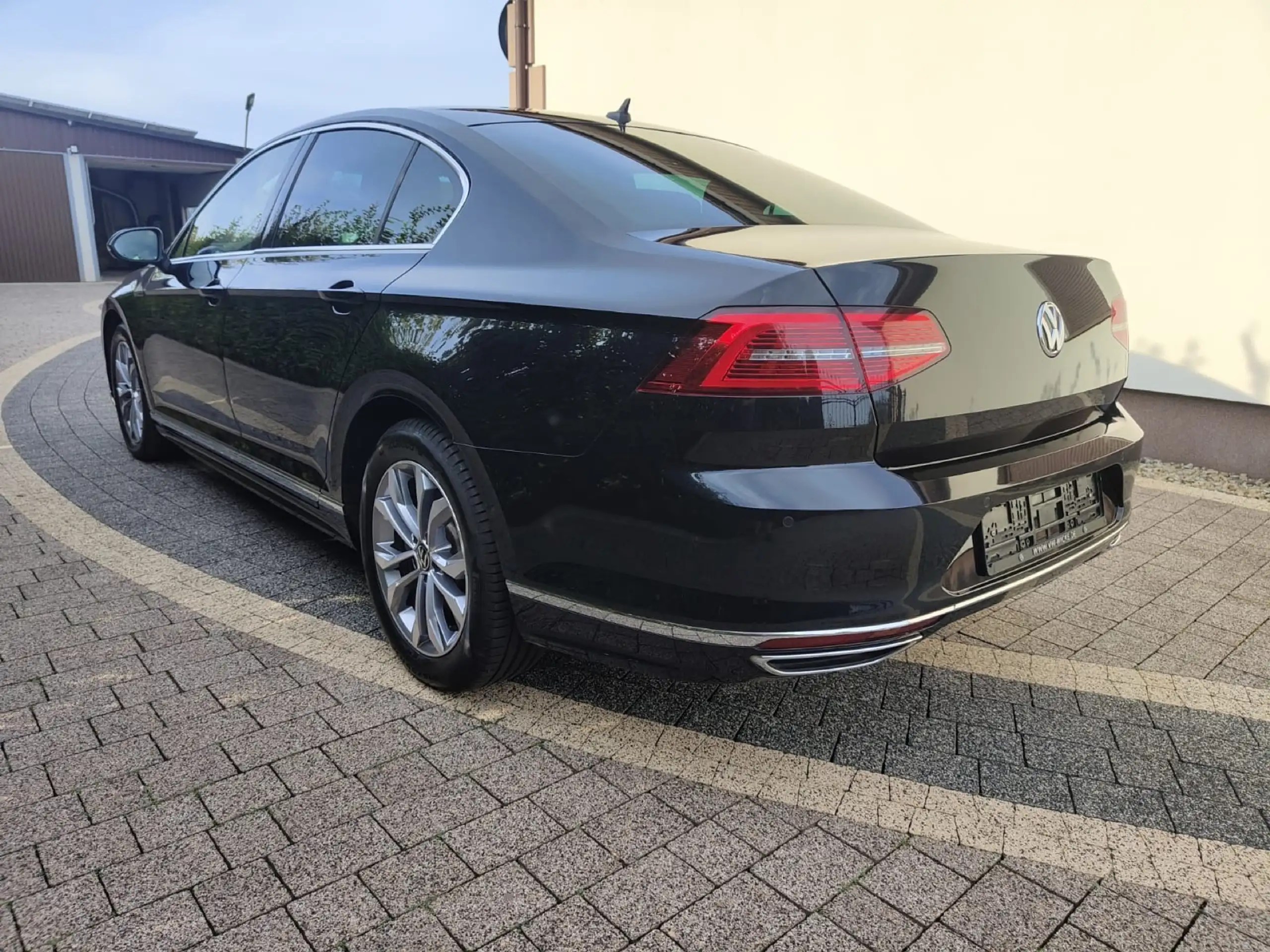 Volkswagen - Passat