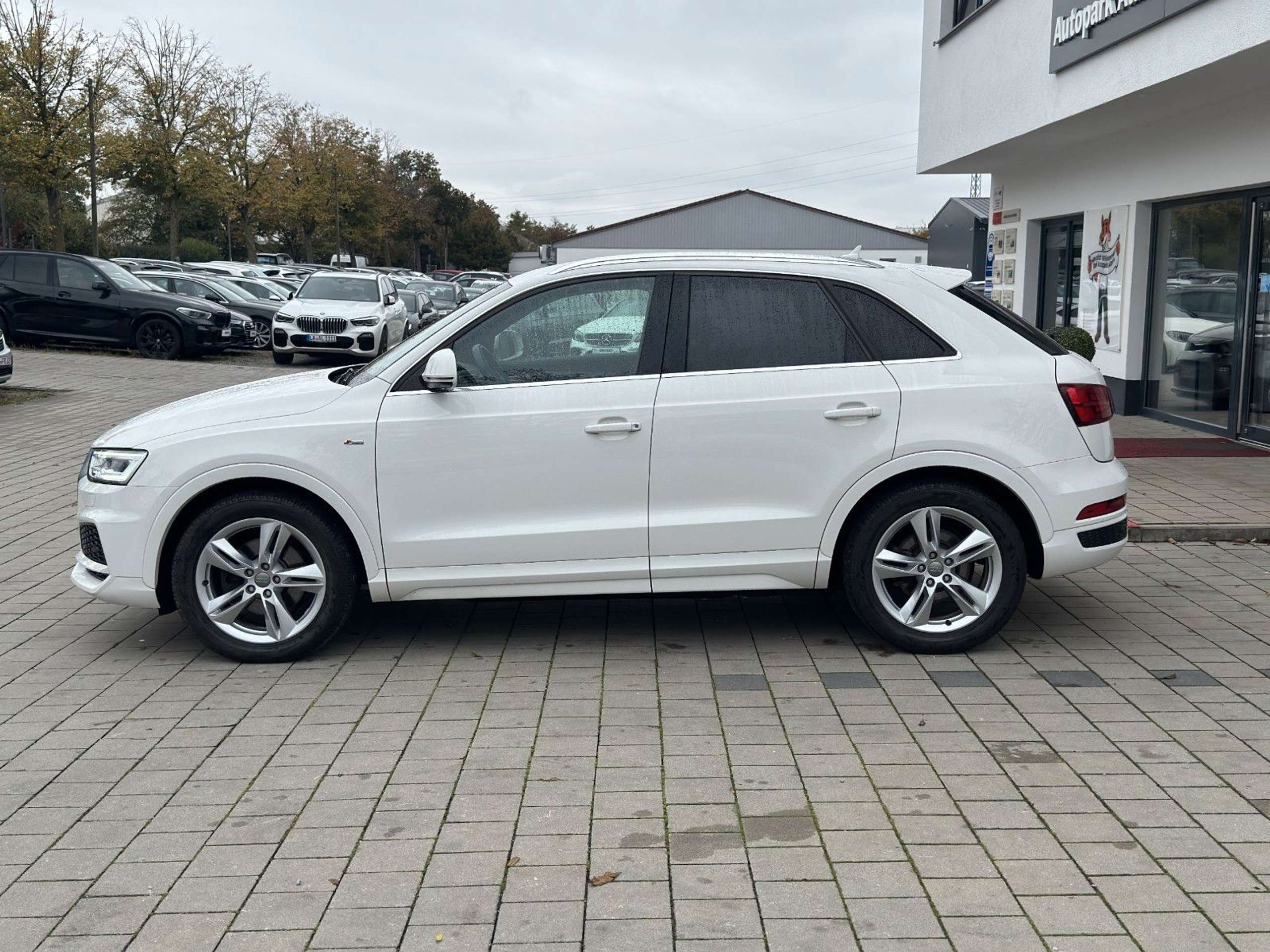 Audi - Q3