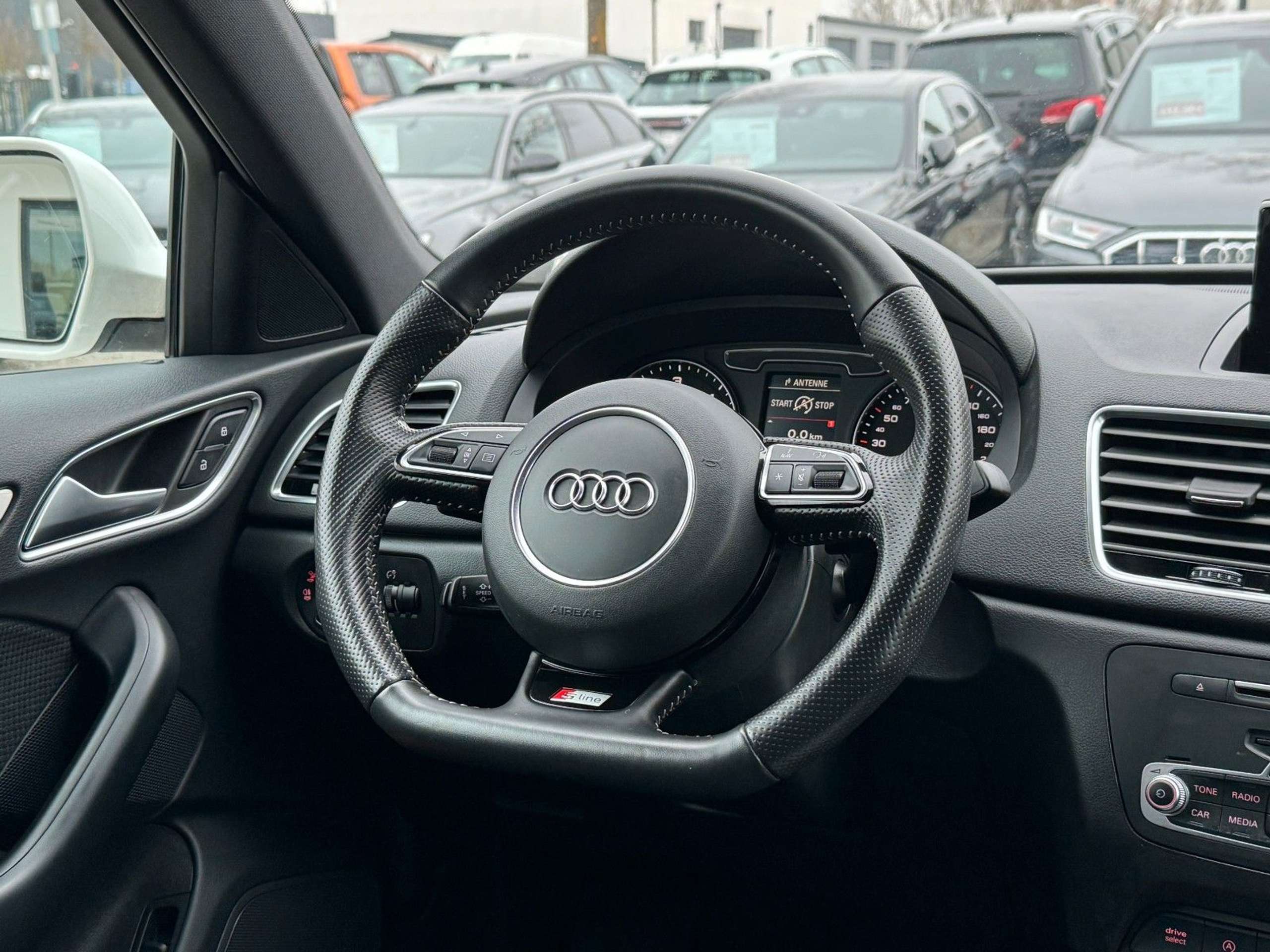 Audi - Q3