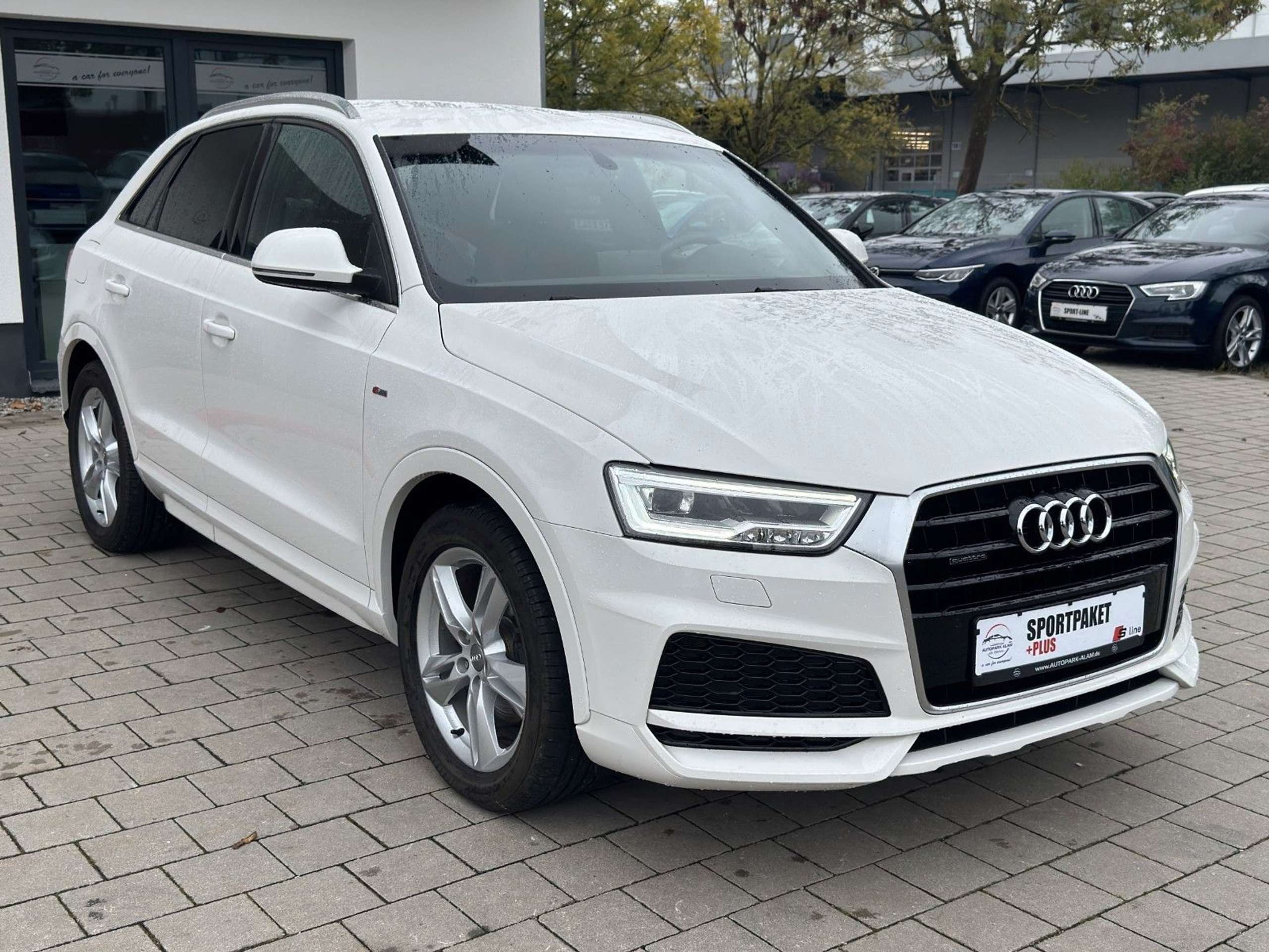 Audi - Q3