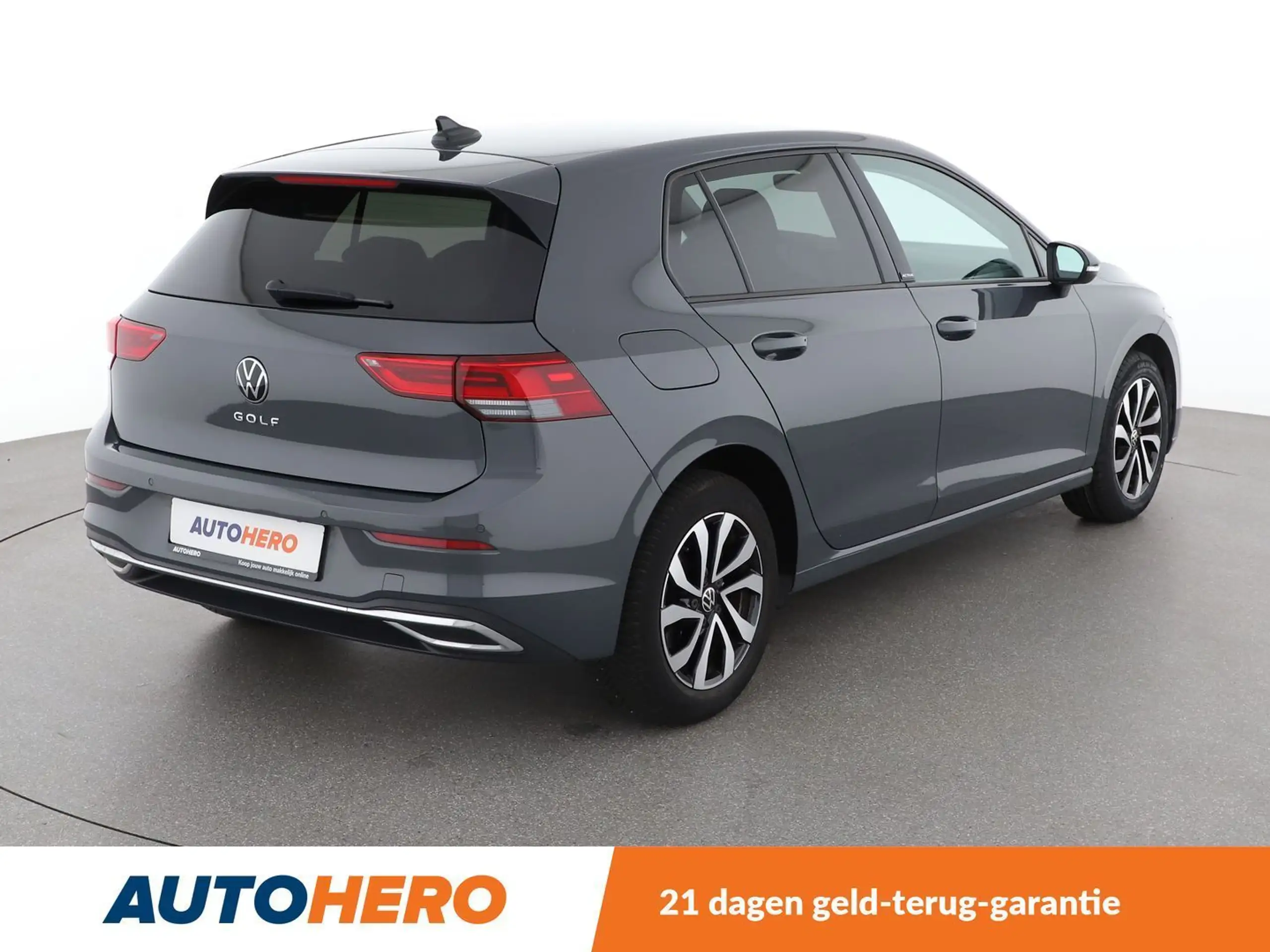 Volkswagen - Golf