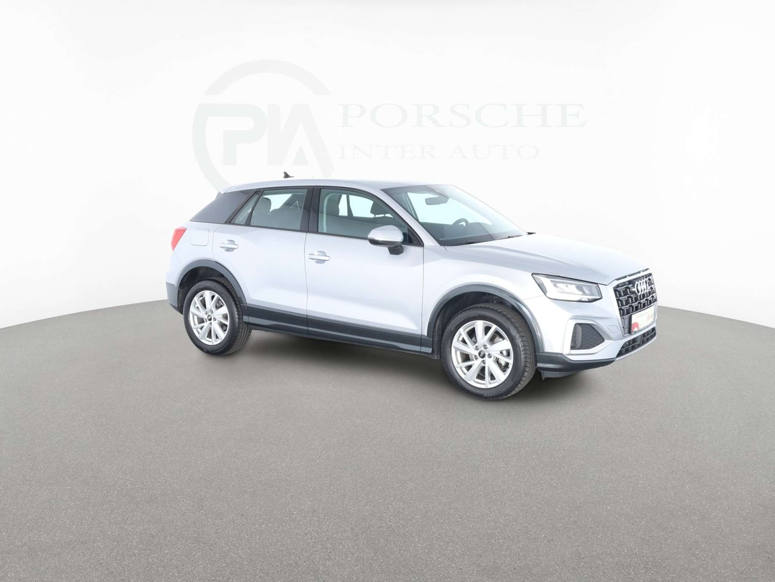 Audi - Q2