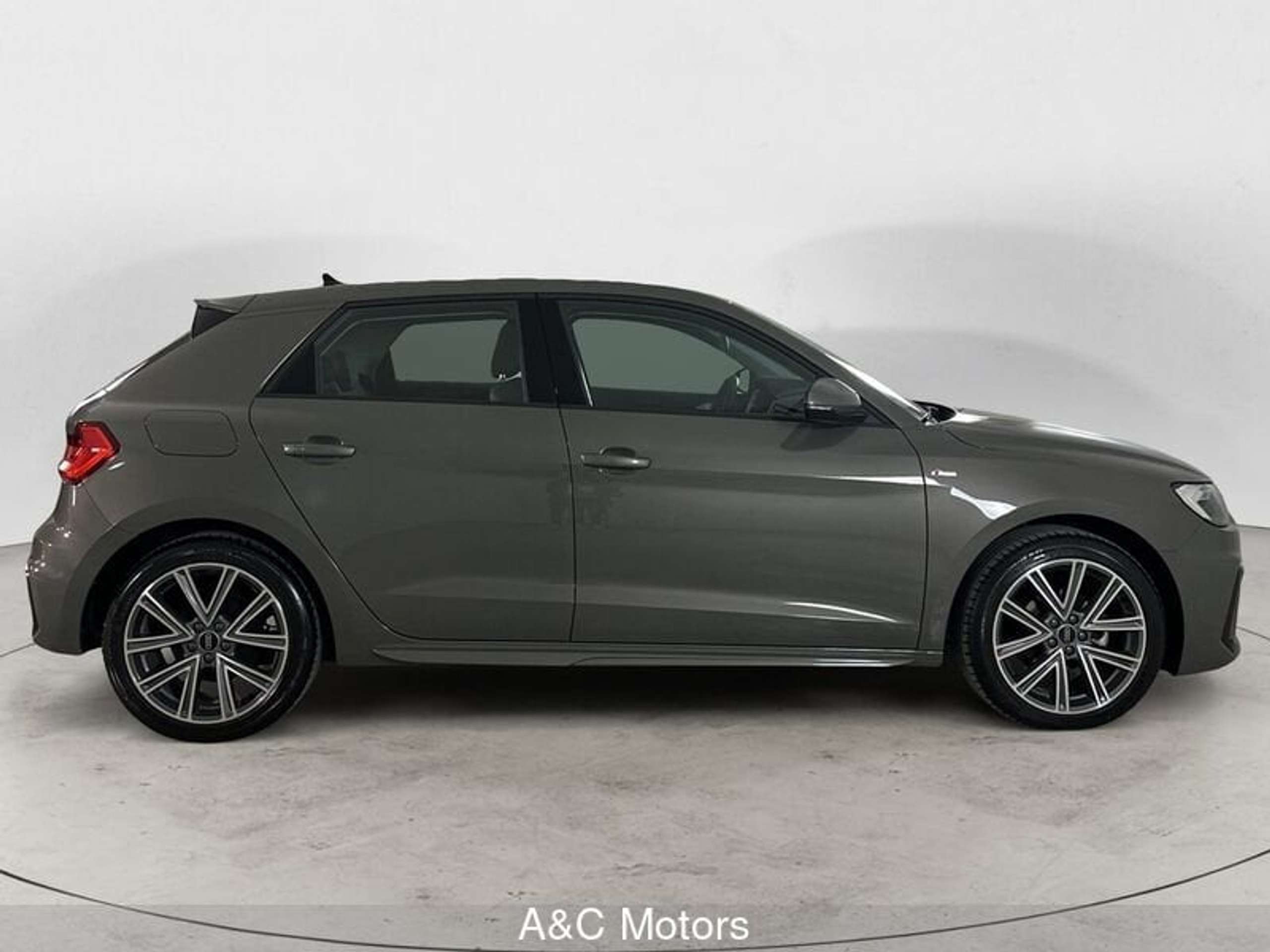 Audi - A1