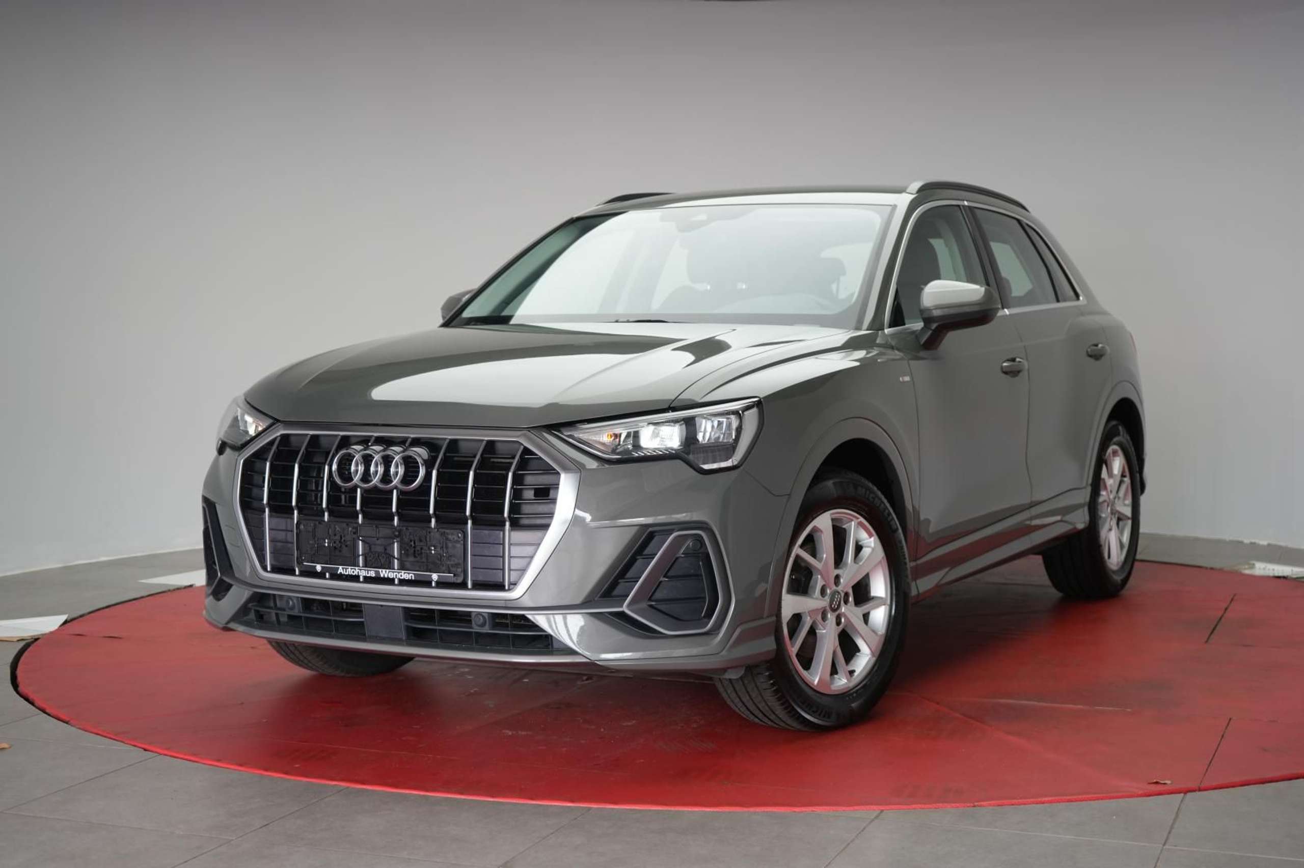 Audi - Q3