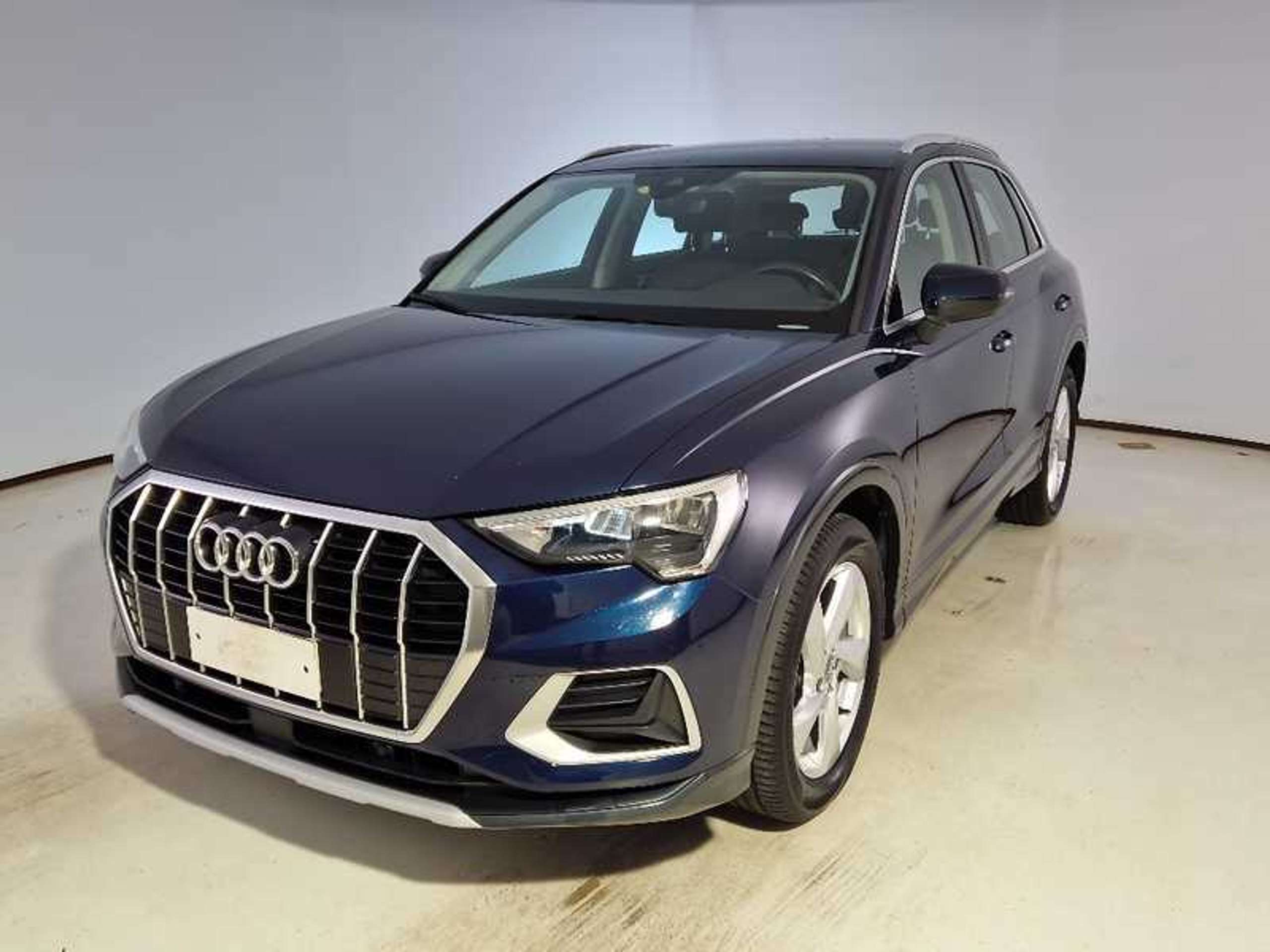 Audi - Q3