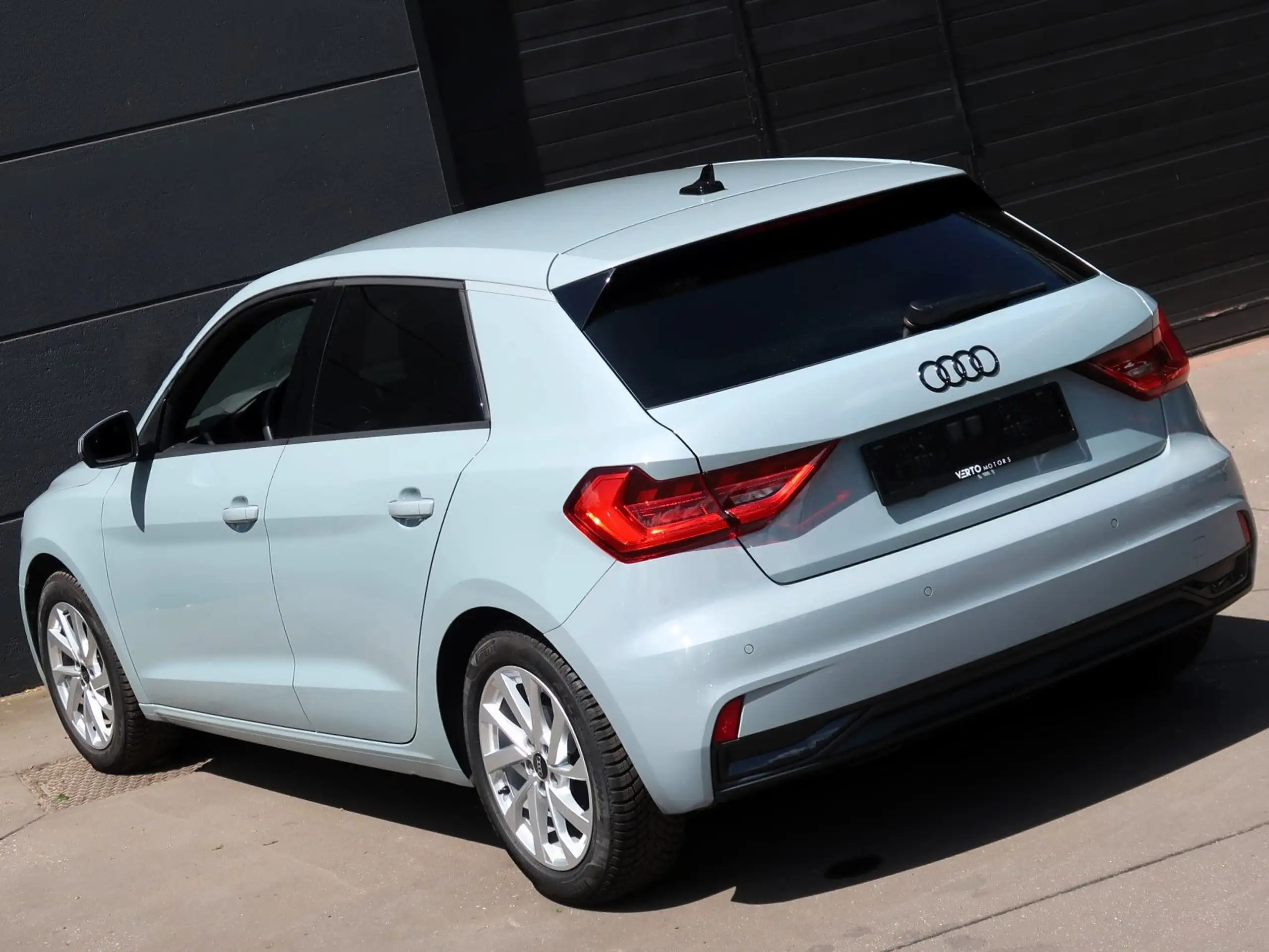 Audi - A1