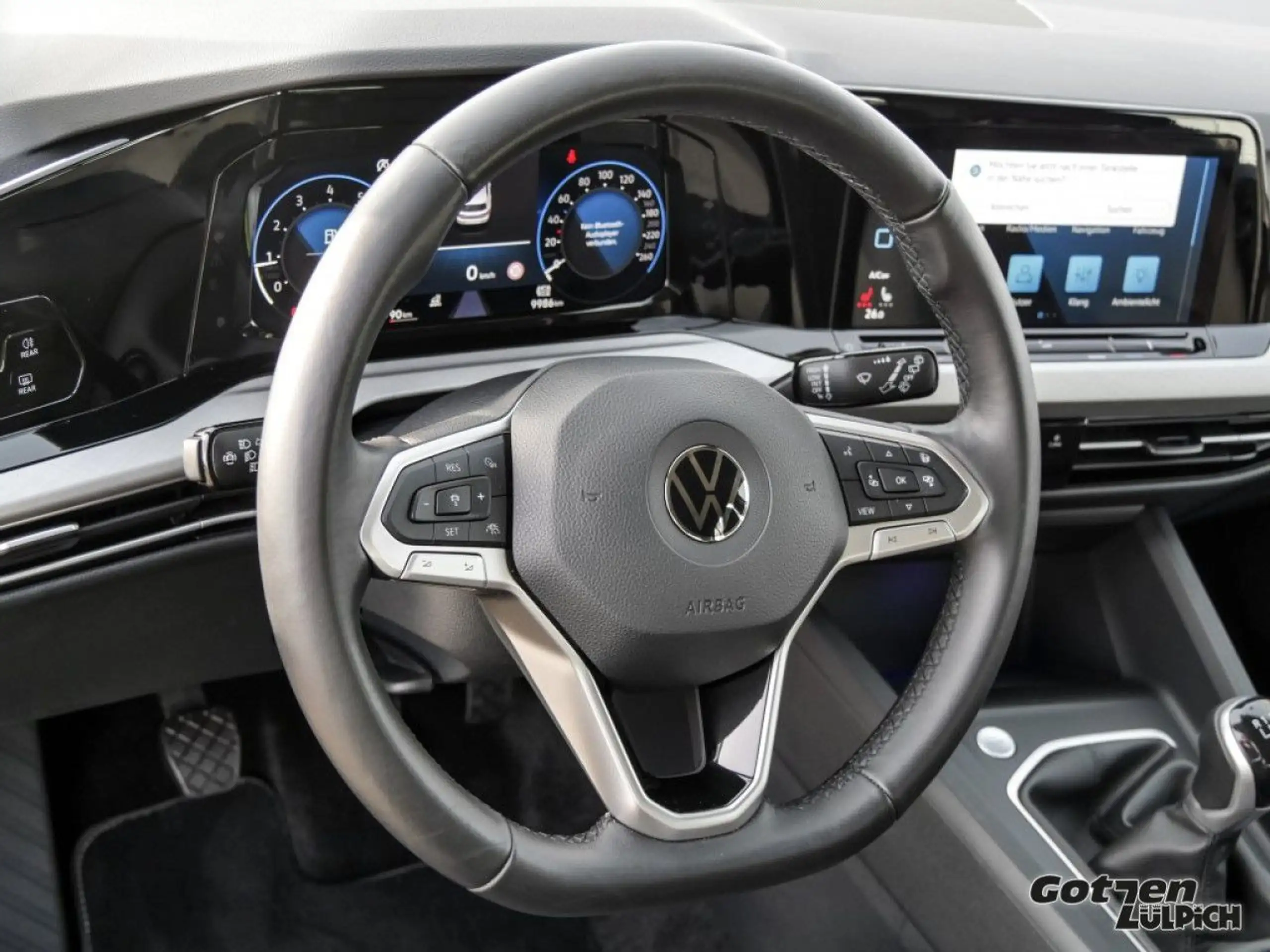 Volkswagen - Golf