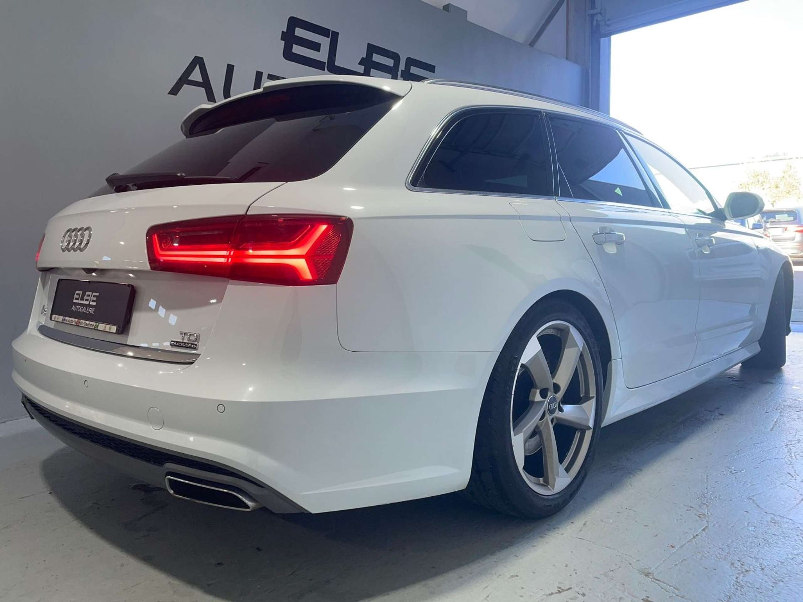 Audi - A6