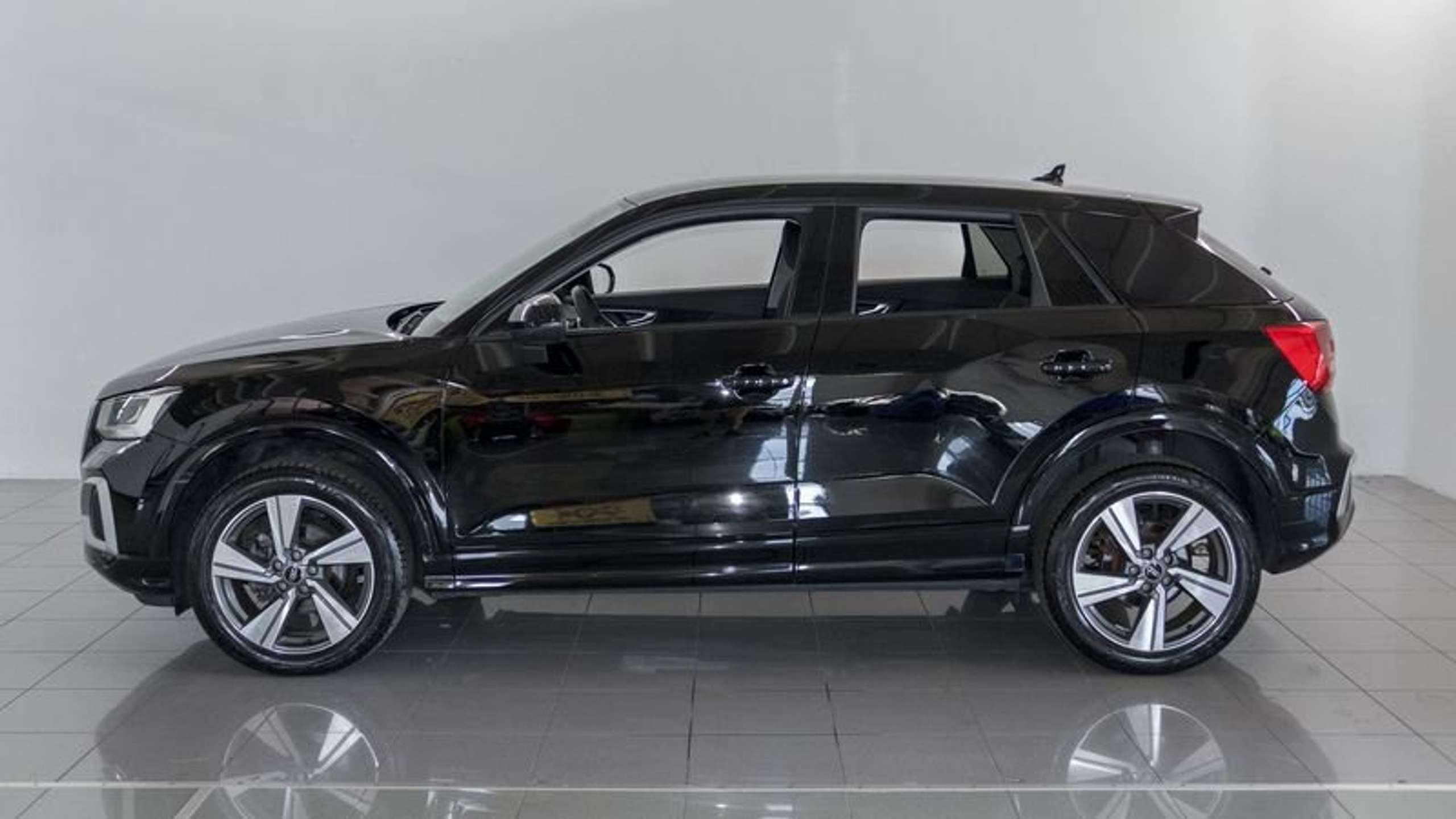 Audi - Q2