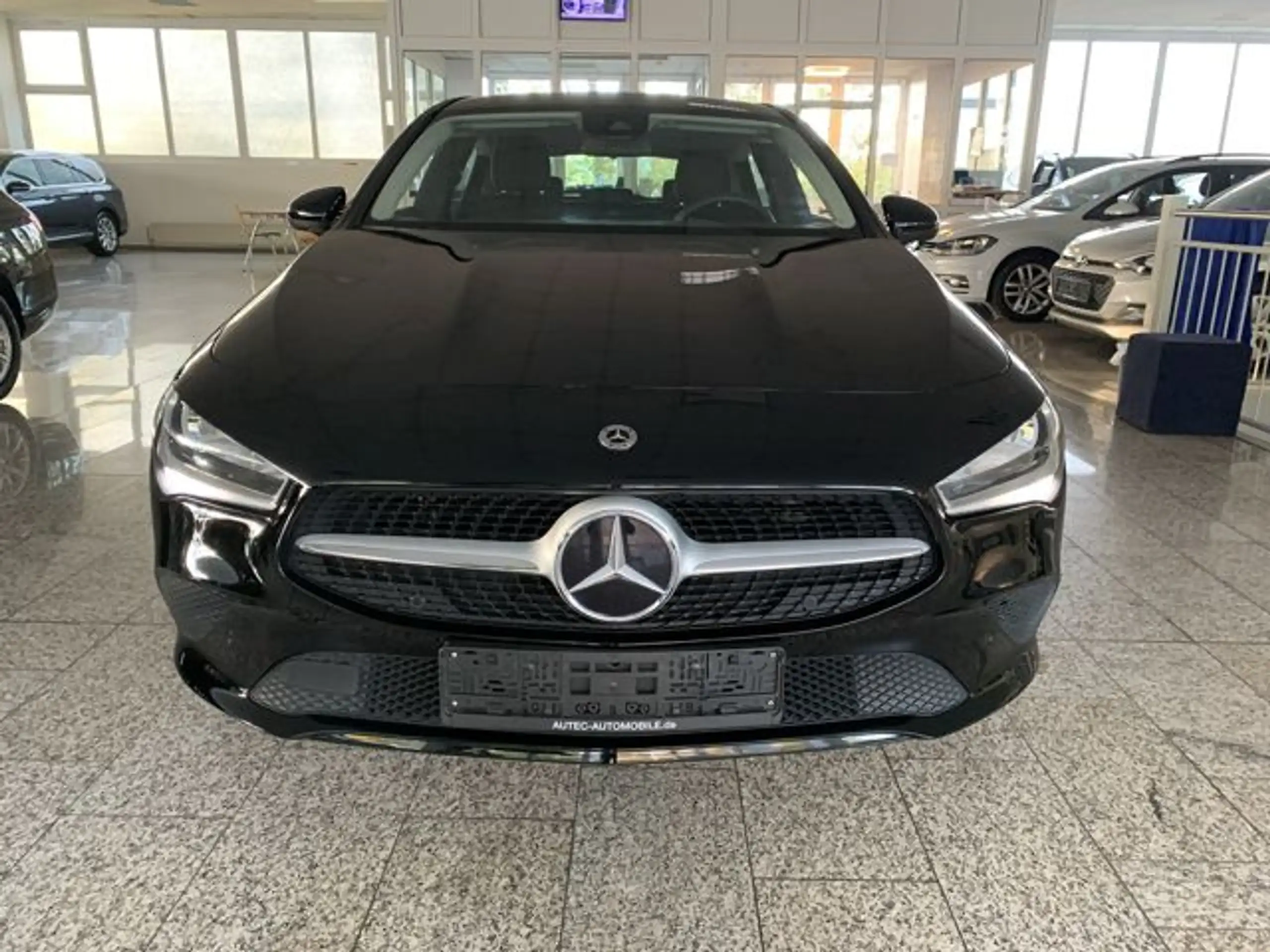 Mercedes-Benz - CLA 180