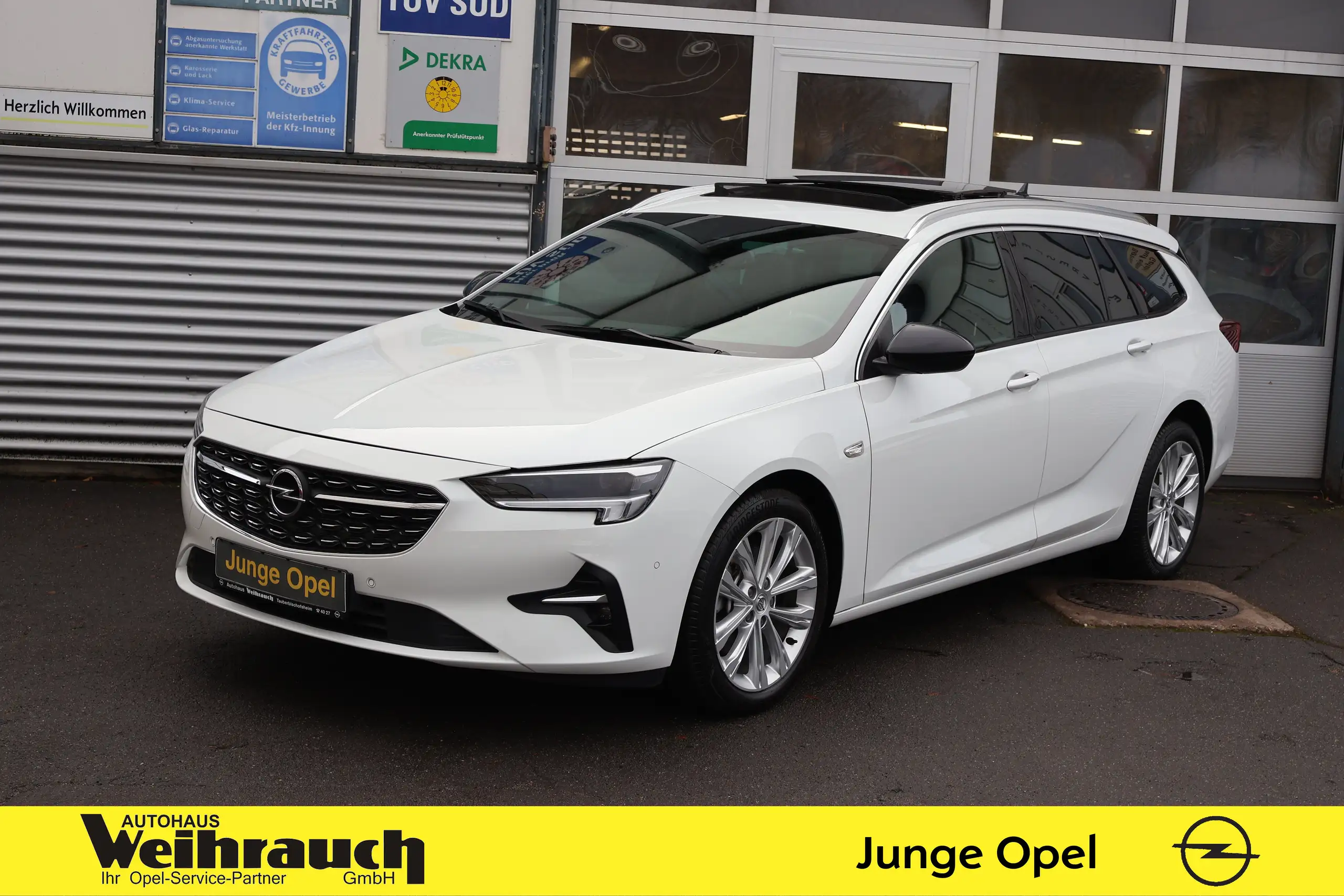 Opel - Insignia