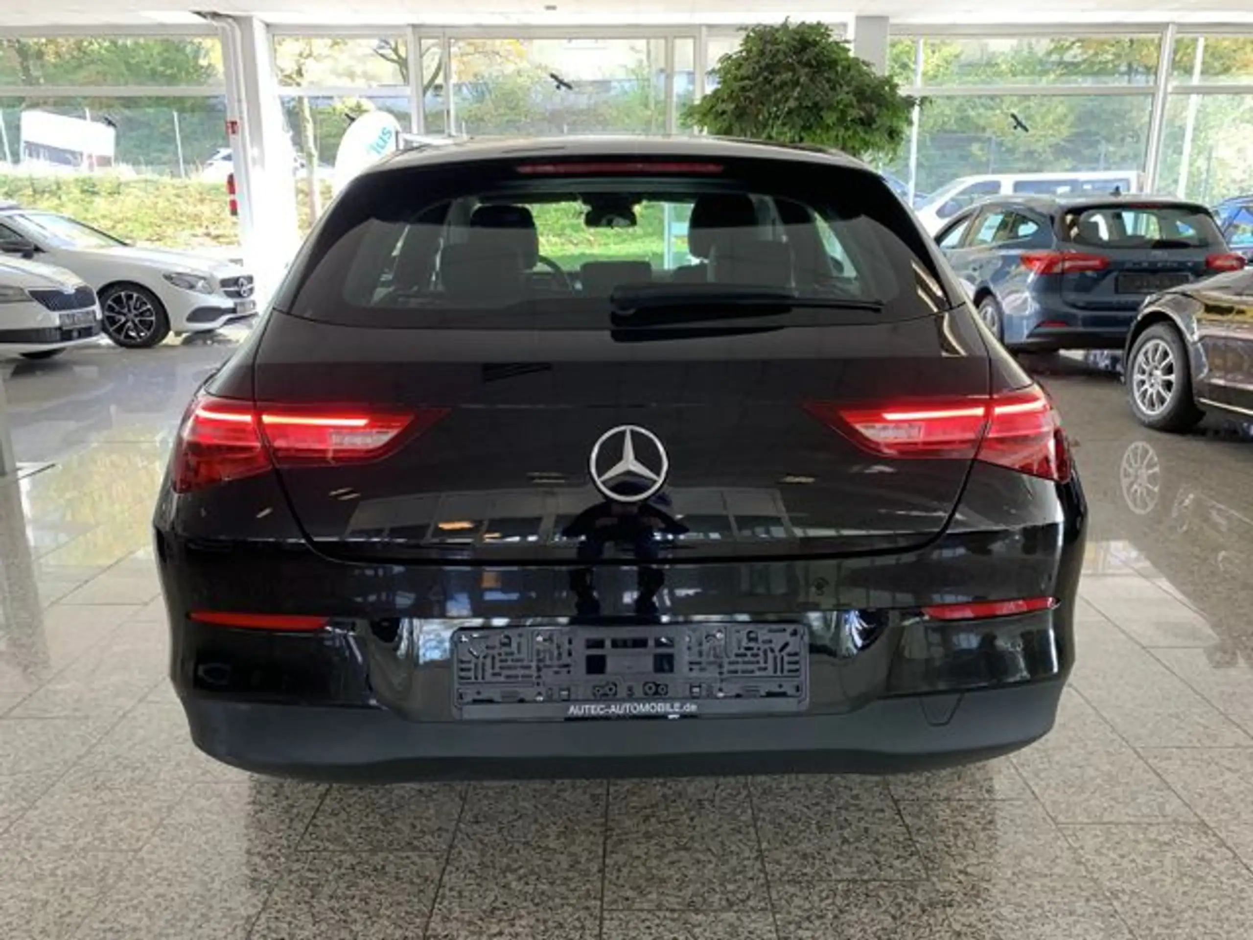 Mercedes-Benz - CLA 180