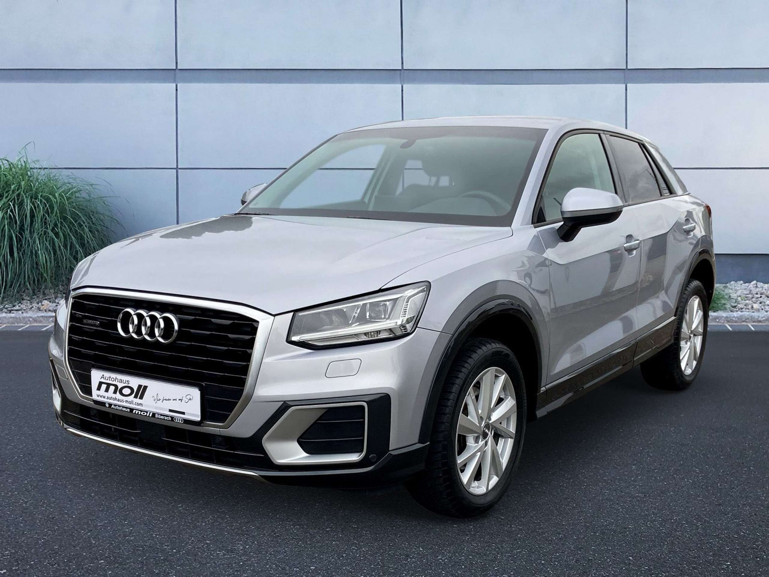 Audi - Q2