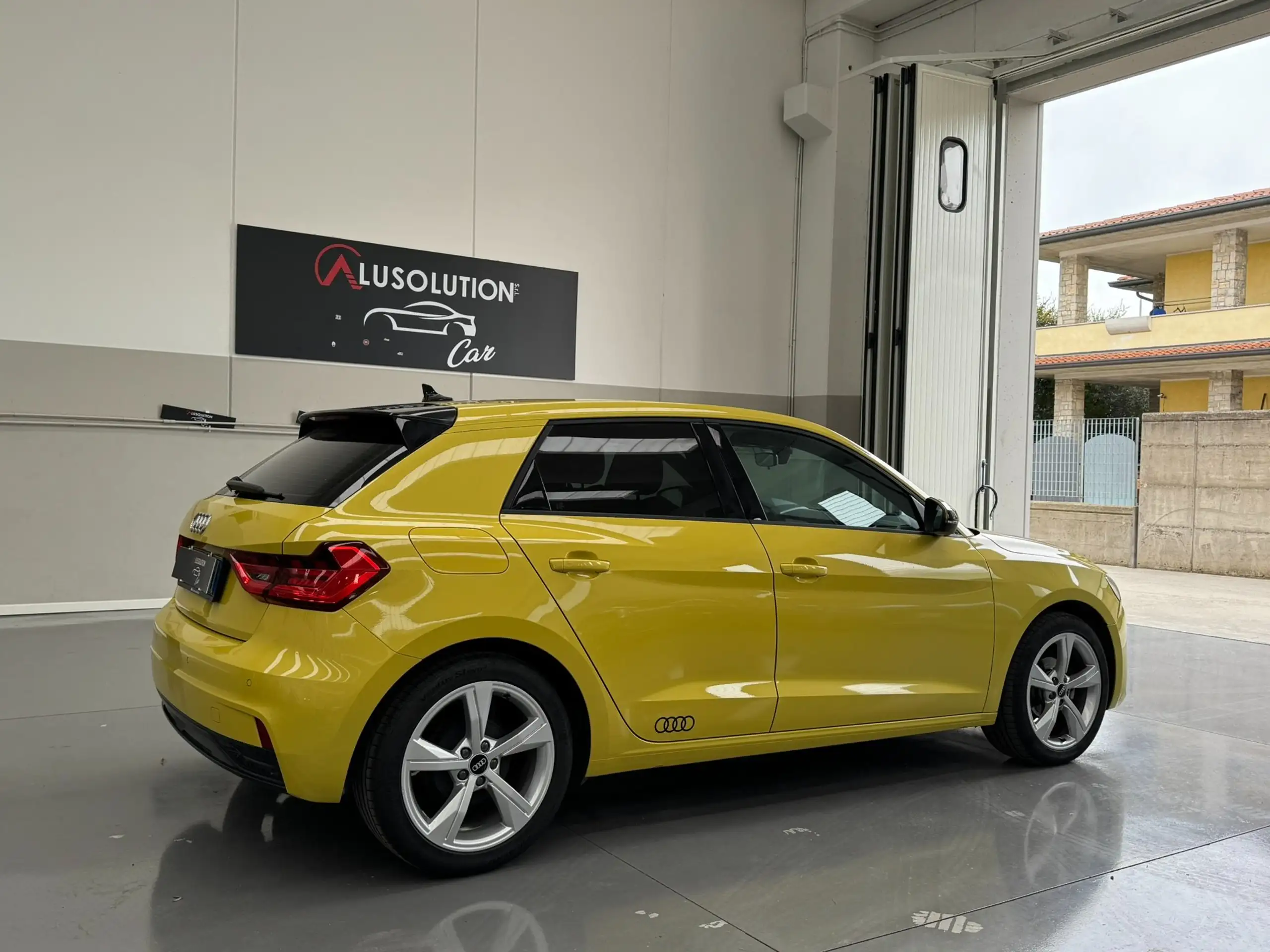 Audi - A1