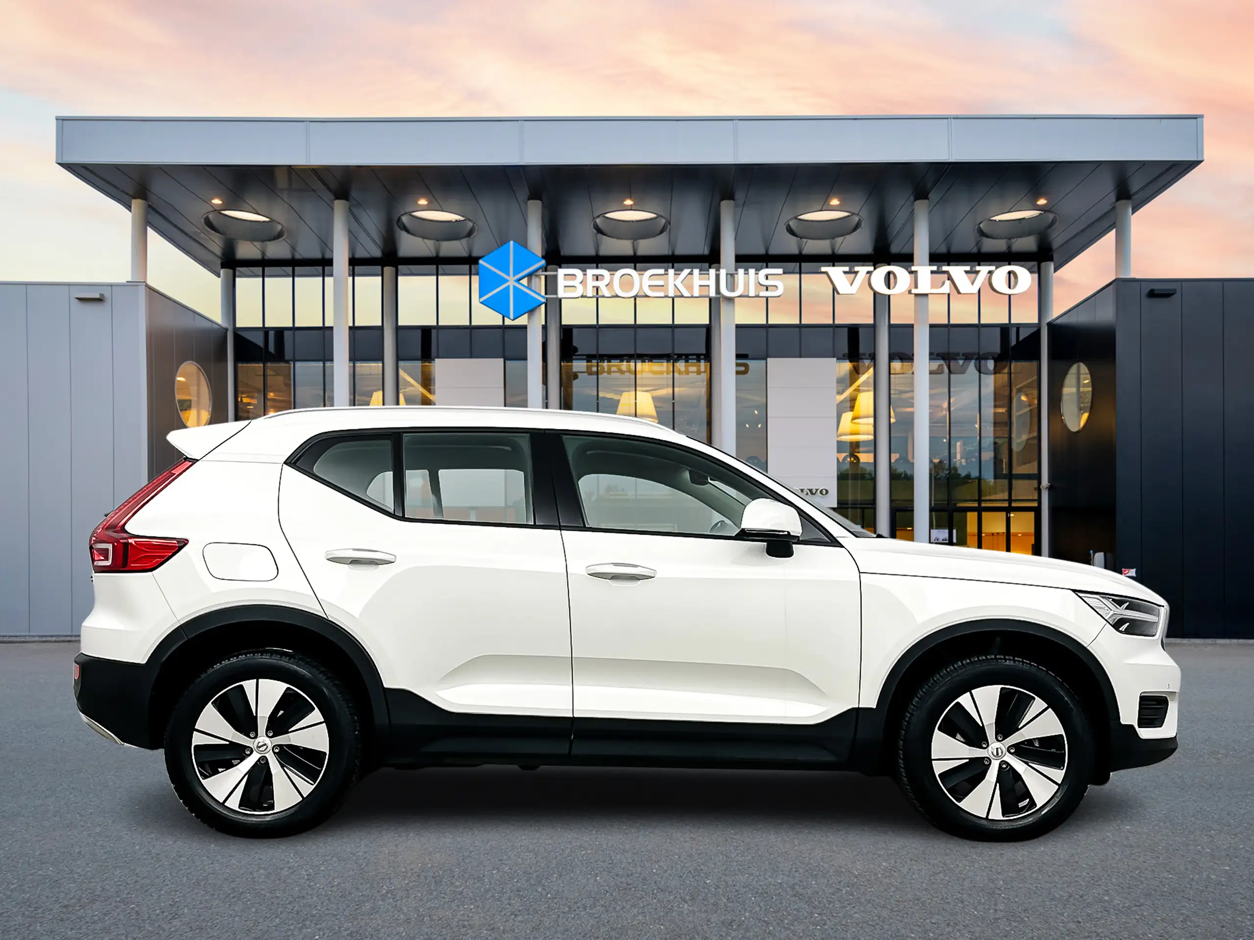 Volvo - XC40