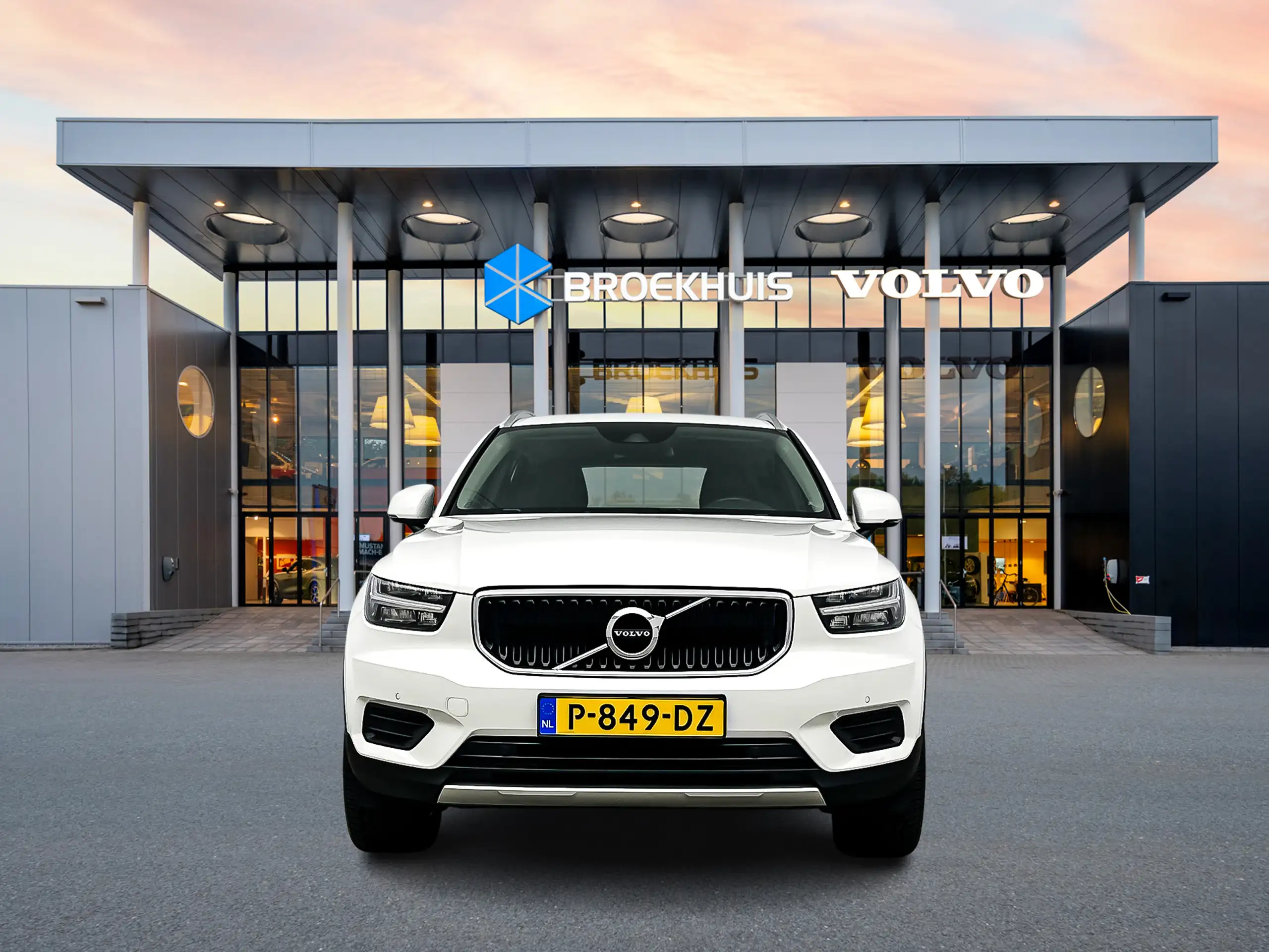 Volvo - XC40