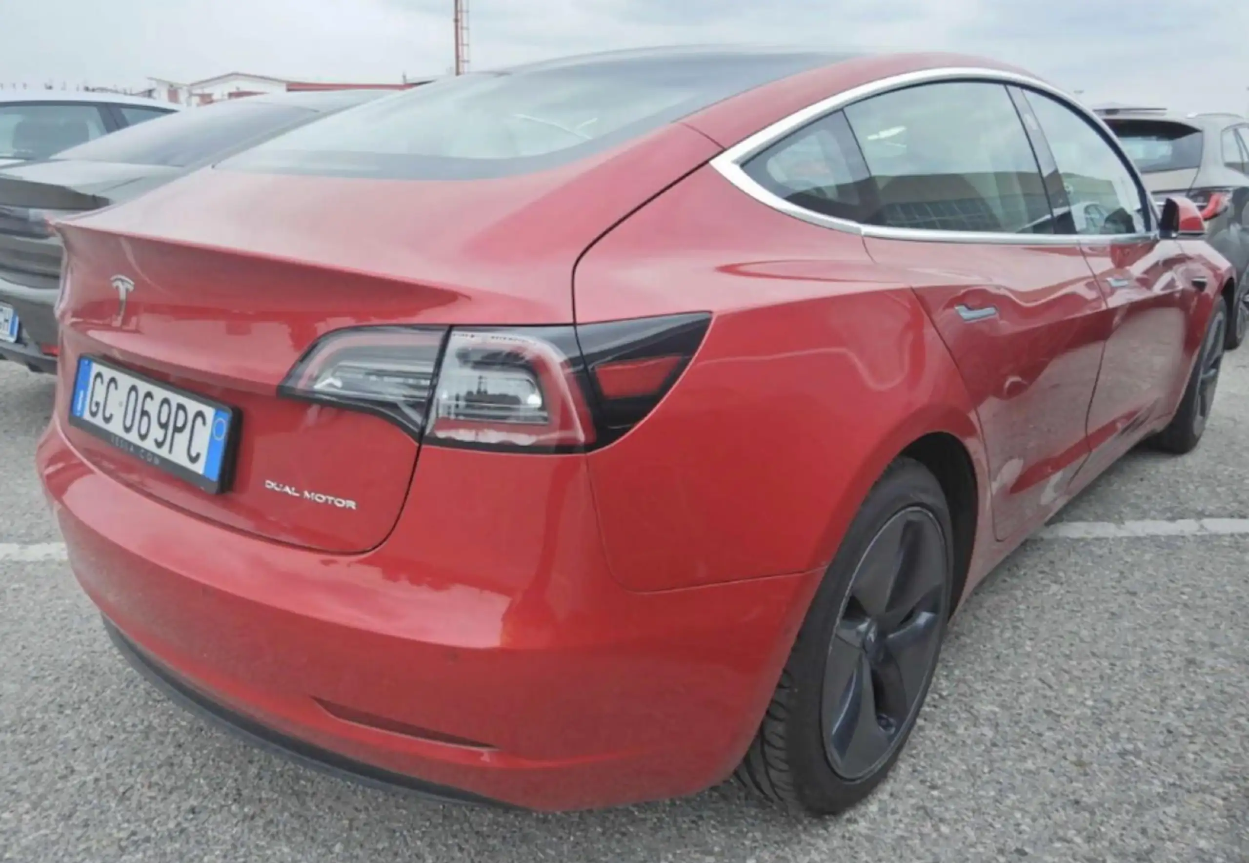 Tesla - Model 3