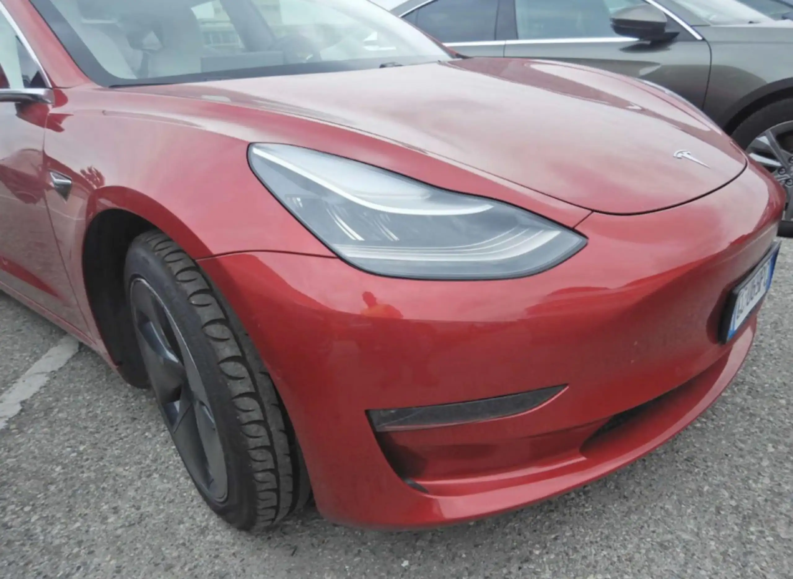 Tesla - Model 3