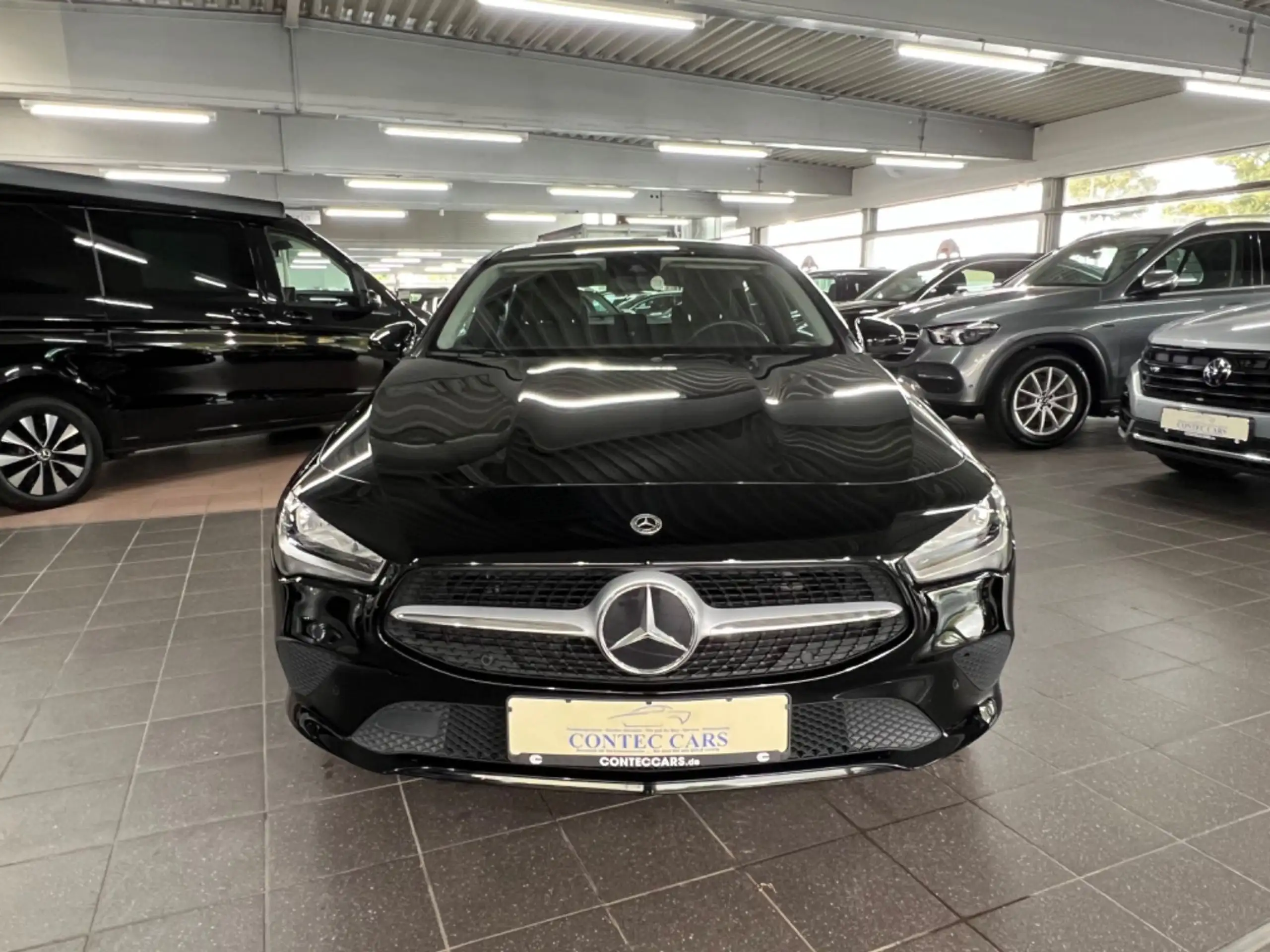 Mercedes-Benz - CLA 180