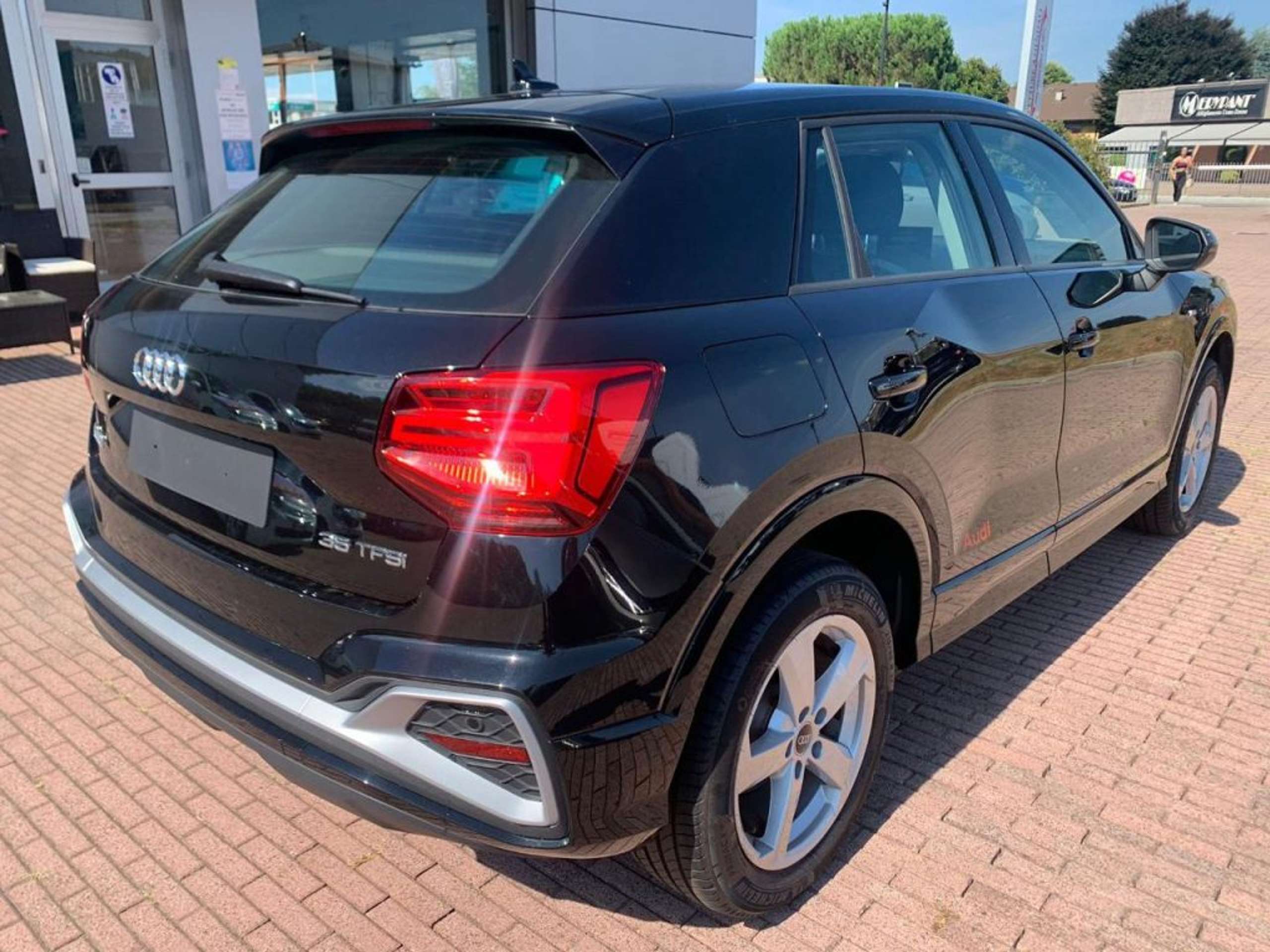 Audi - Q2