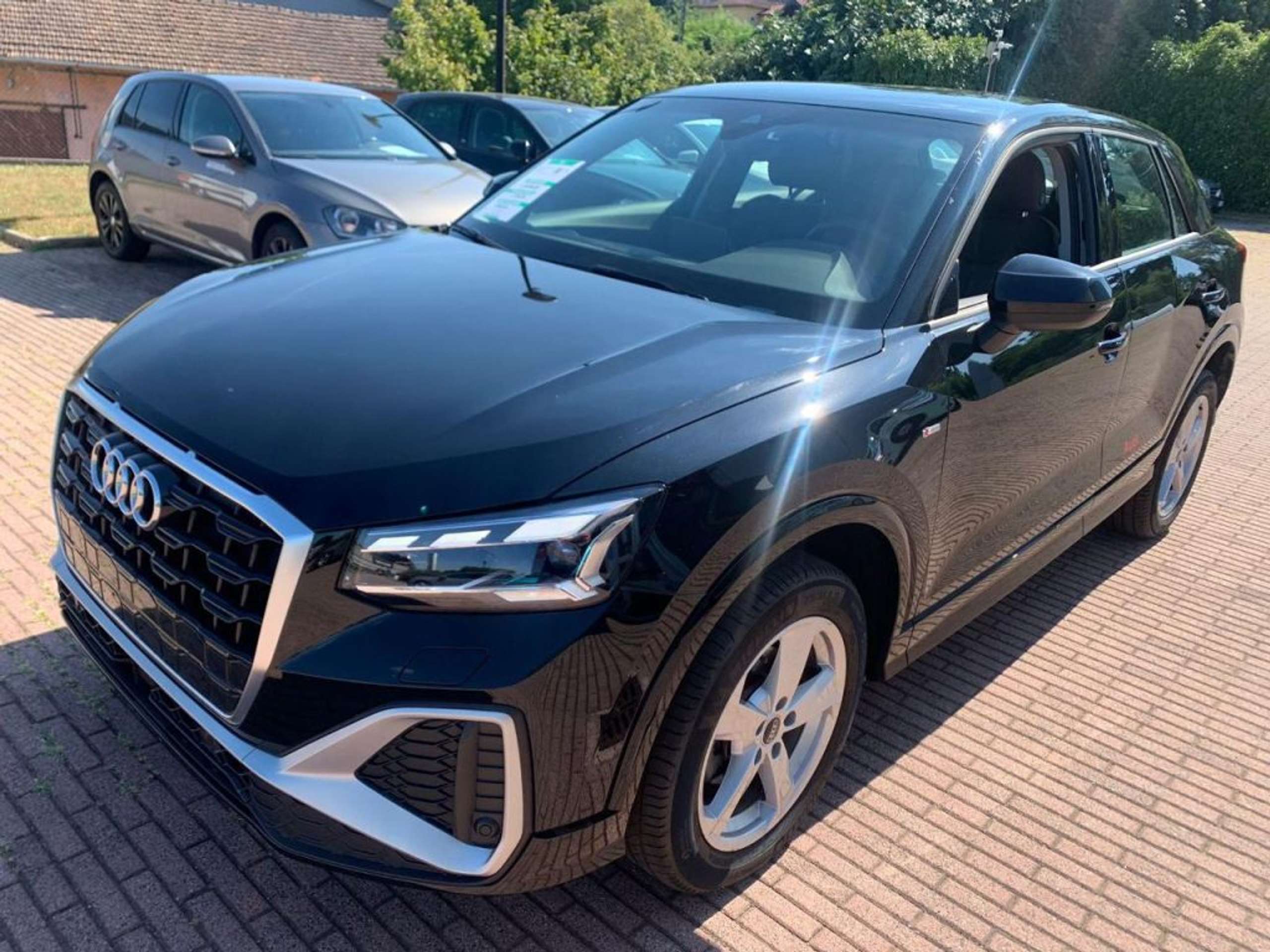 Audi - Q2